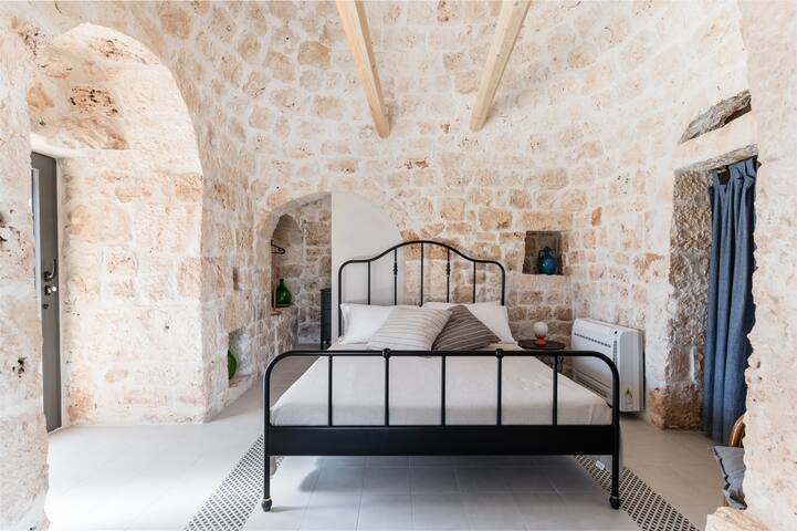 Wonderful Italy | Trullo La Dolina con piscina gallery image 4