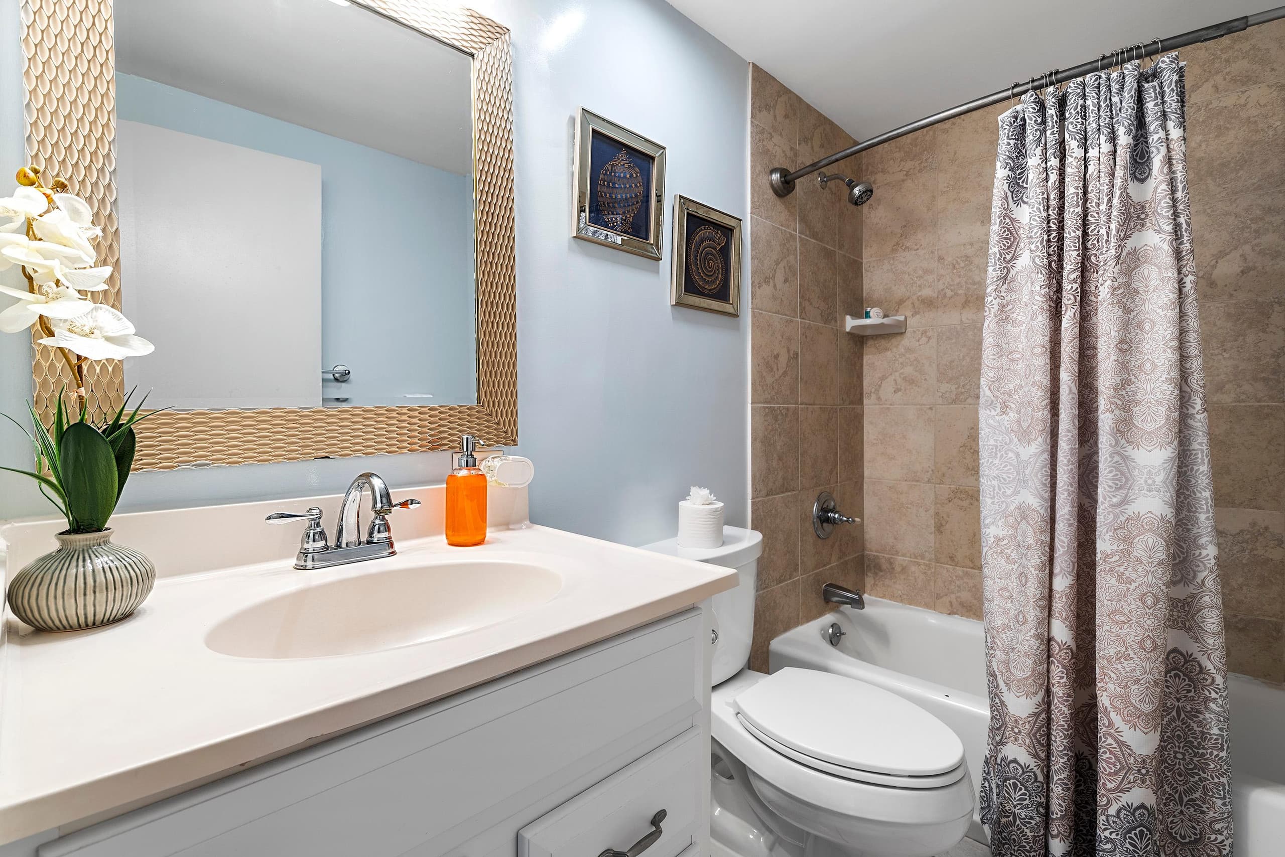 Condo in Kailua-Kona · ★4.77 · 1 bedroom · 2 beds · 1 private bath - Image 10