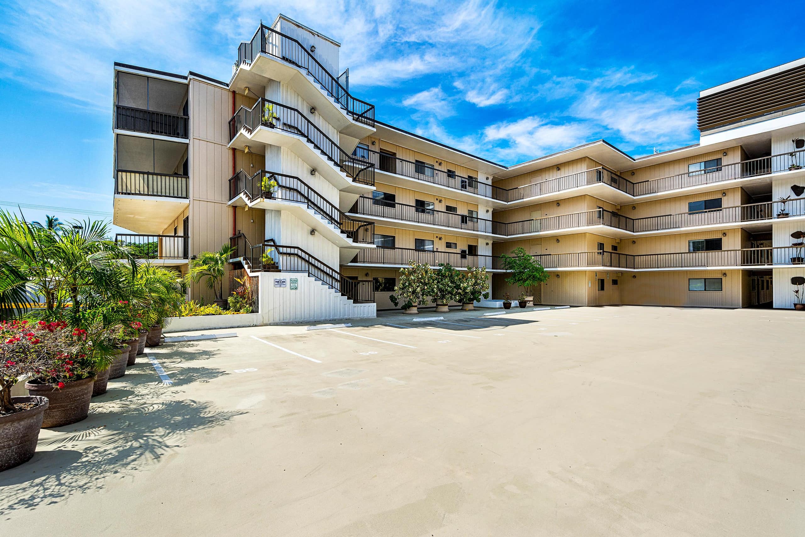Condo in Kailua-Kona · ★4.77 · 1 bedroom · 2 beds · 1 private bath - Image 20