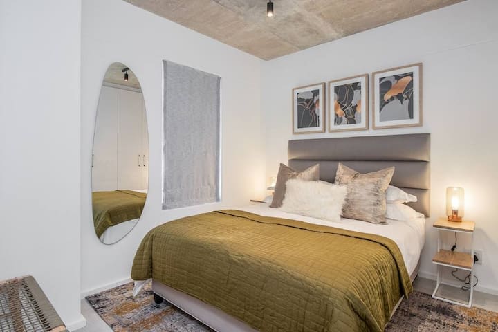 Constantia Wine Route & Views at Alphen Glen gallery image 2