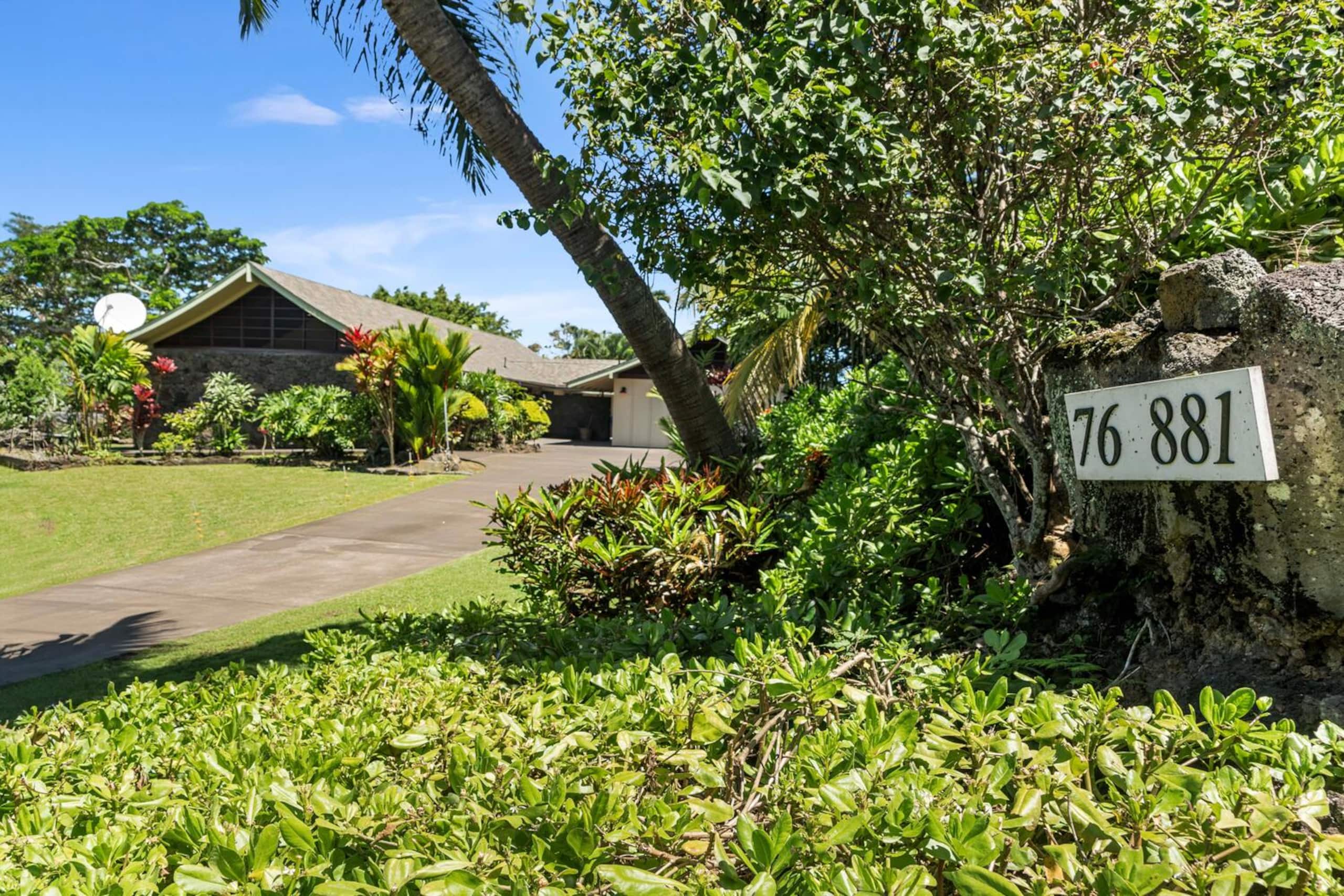Home in Kailua-Kona · ★4.96 · 4 bedrooms · 5 beds · 3.5 baths - Image 84