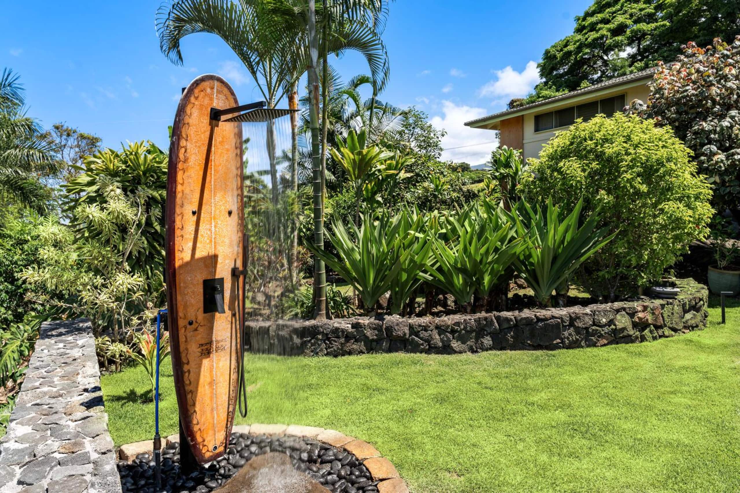 Home in Kailua-Kona · ★4.96 · 4 bedrooms · 5 beds · 3.5 baths - Image 72