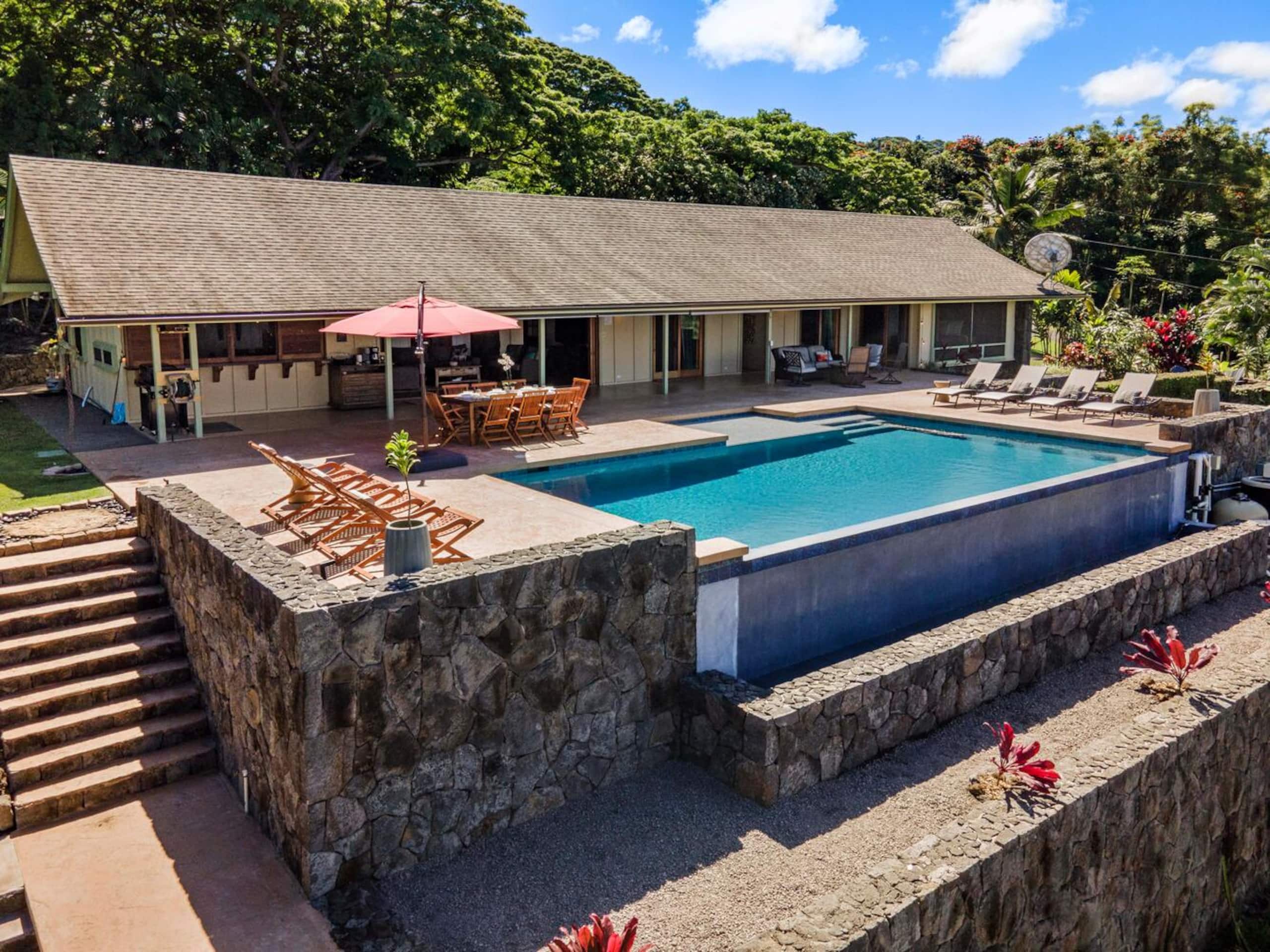 Home in Kailua-Kona · ★4.96 · 4 bedrooms · 5 beds · 3.5 baths - Image 86