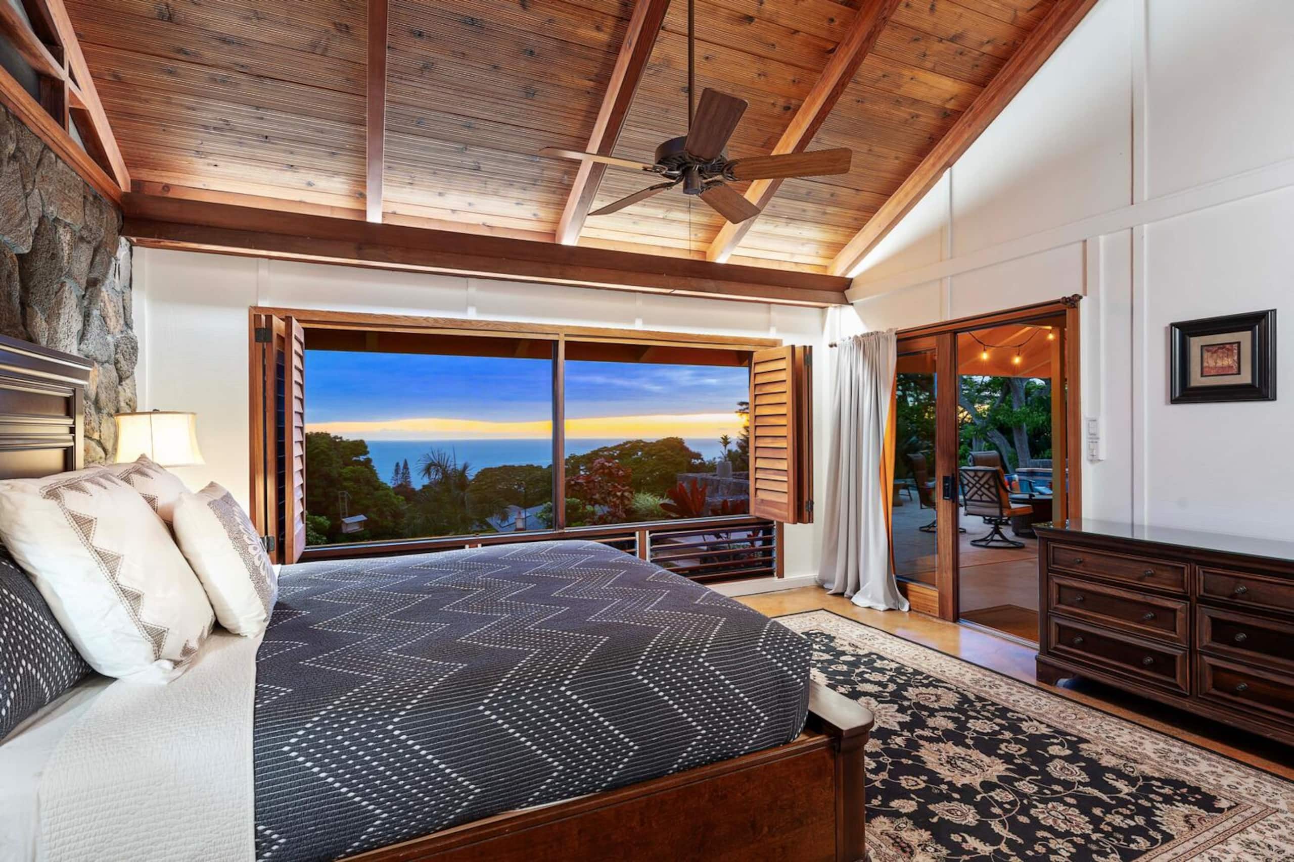 Home in Kailua-Kona · ★4.96 · 4 bedrooms · 5 beds · 3.5 baths - Image 19