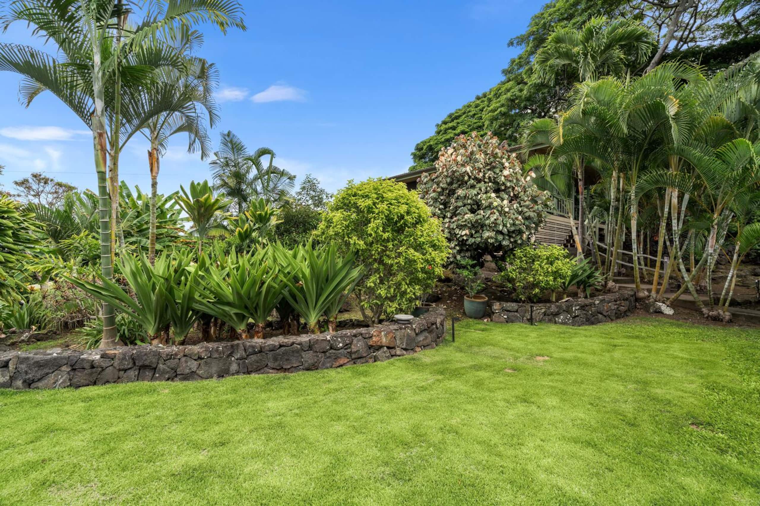 Home in Kailua-Kona · ★4.96 · 4 bedrooms · 5 beds · 3.5 baths - Image 69