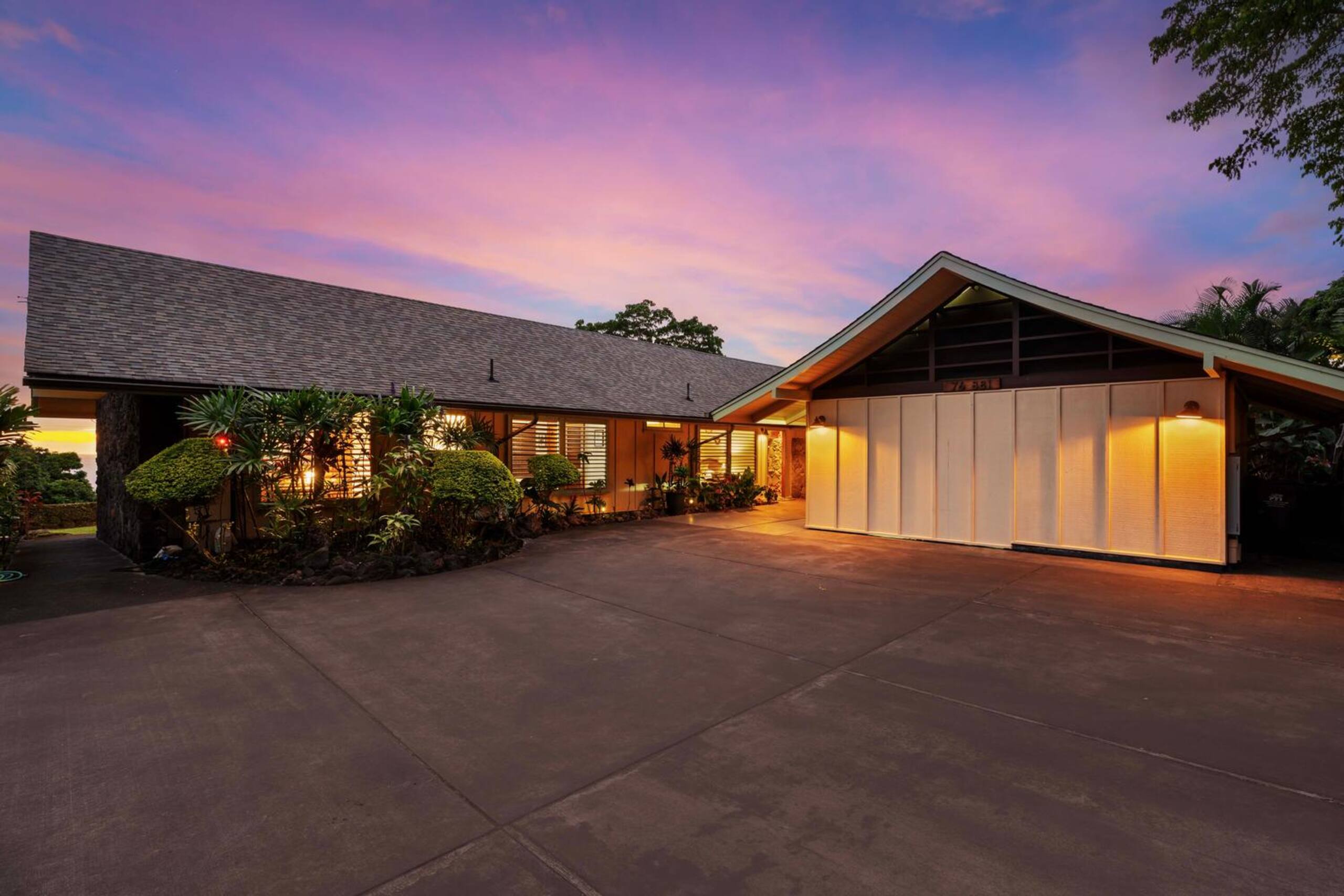 Home in Kailua-Kona · ★4.96 · 4 bedrooms · 5 beds · 3.5 baths - Image 83