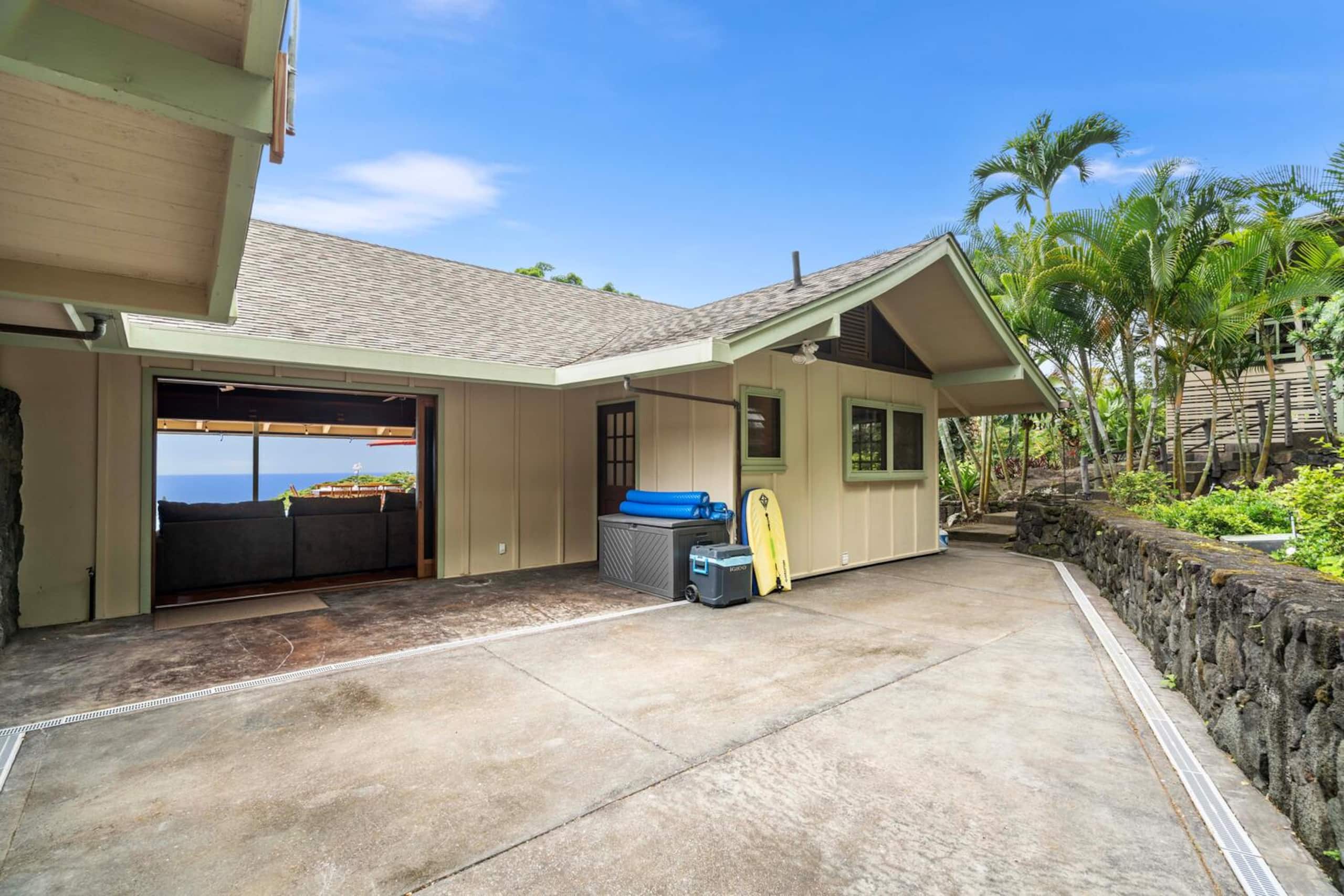 Home in Kailua-Kona · ★4.96 · 4 bedrooms · 5 beds · 3.5 baths - Image 62