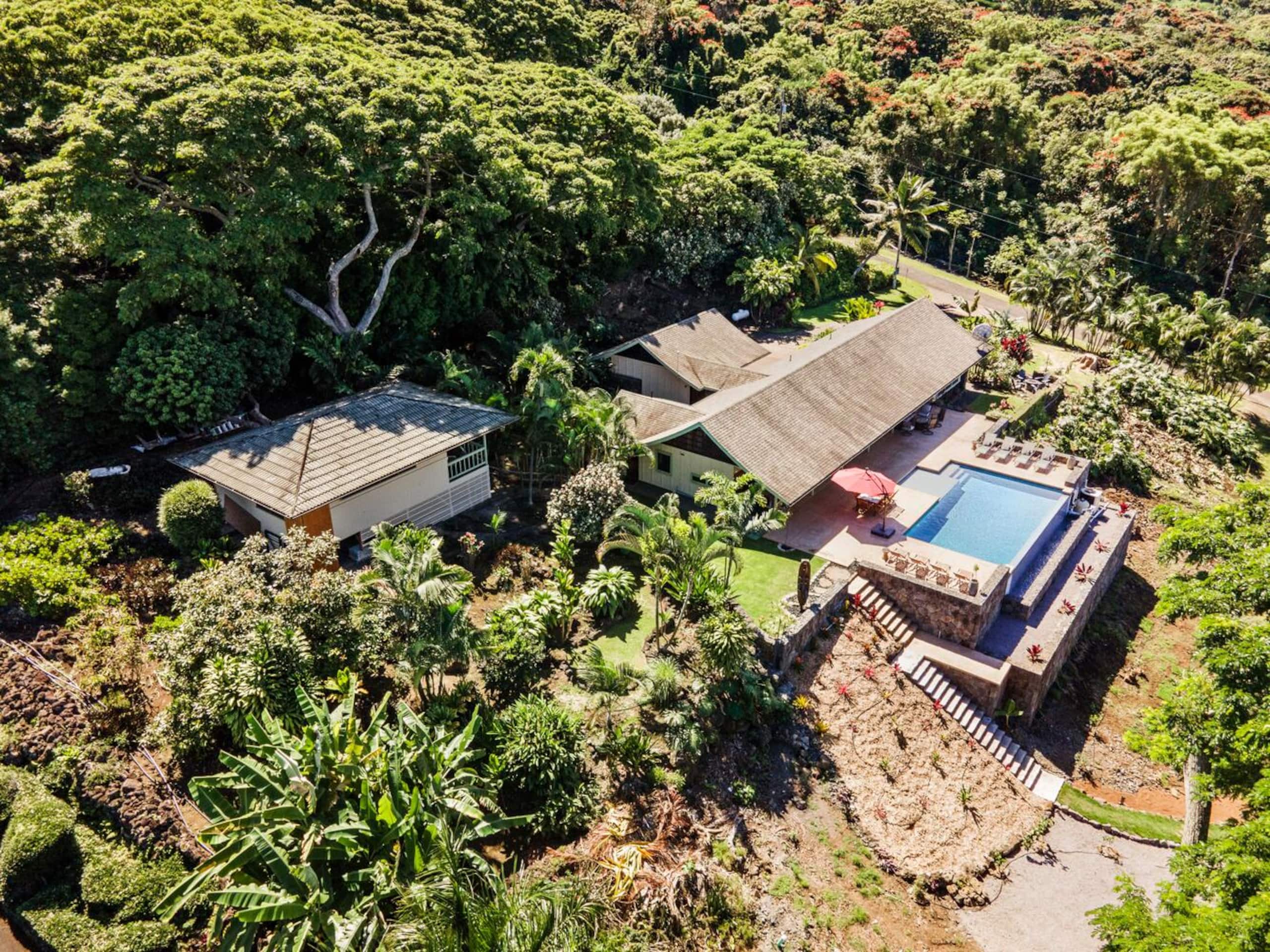 Home in Kailua-Kona · ★4.96 · 4 bedrooms · 5 beds · 3.5 baths - Image 88