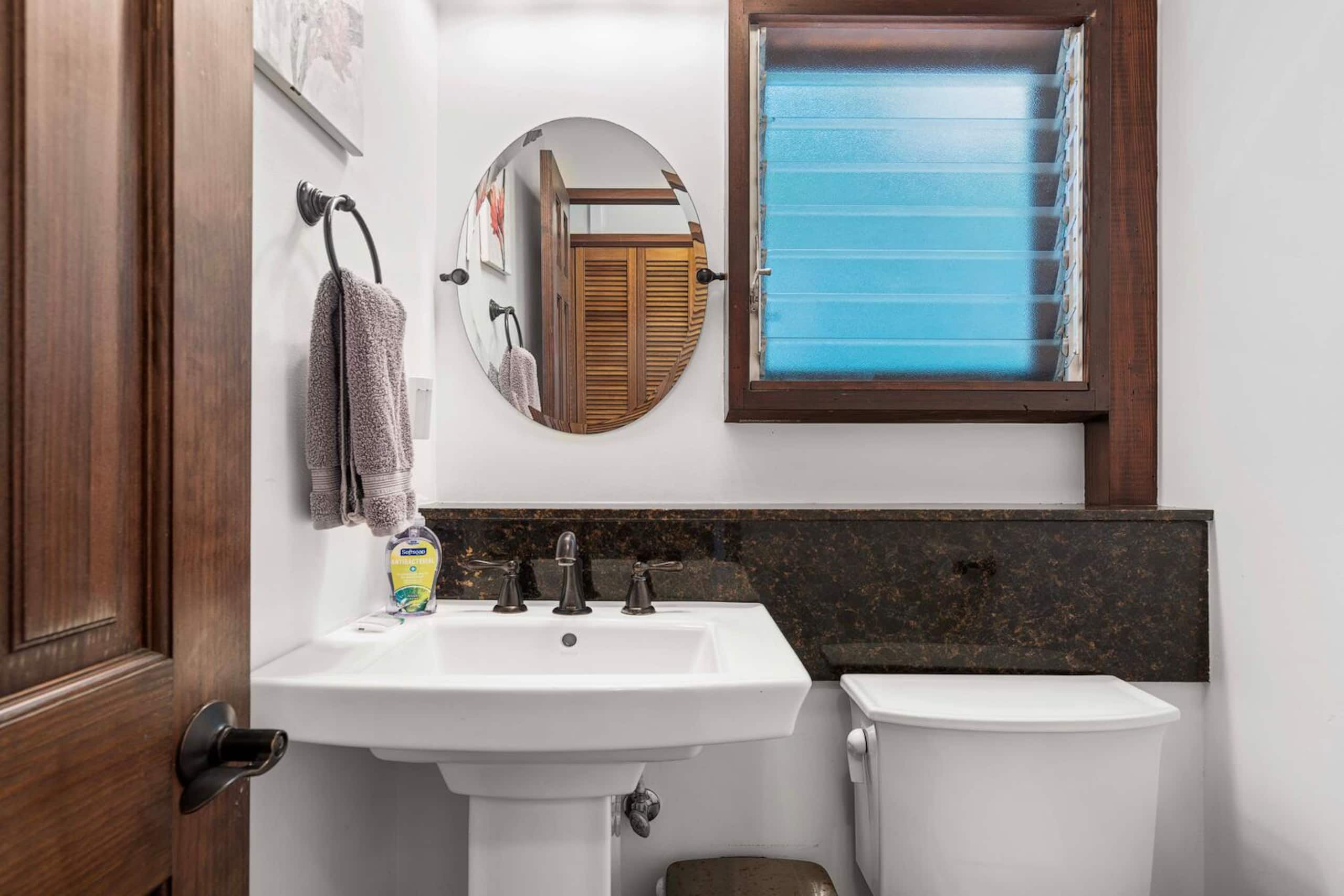 Home in Kailua-Kona · ★4.96 · 4 bedrooms · 5 beds · 3.5 baths - Image 30