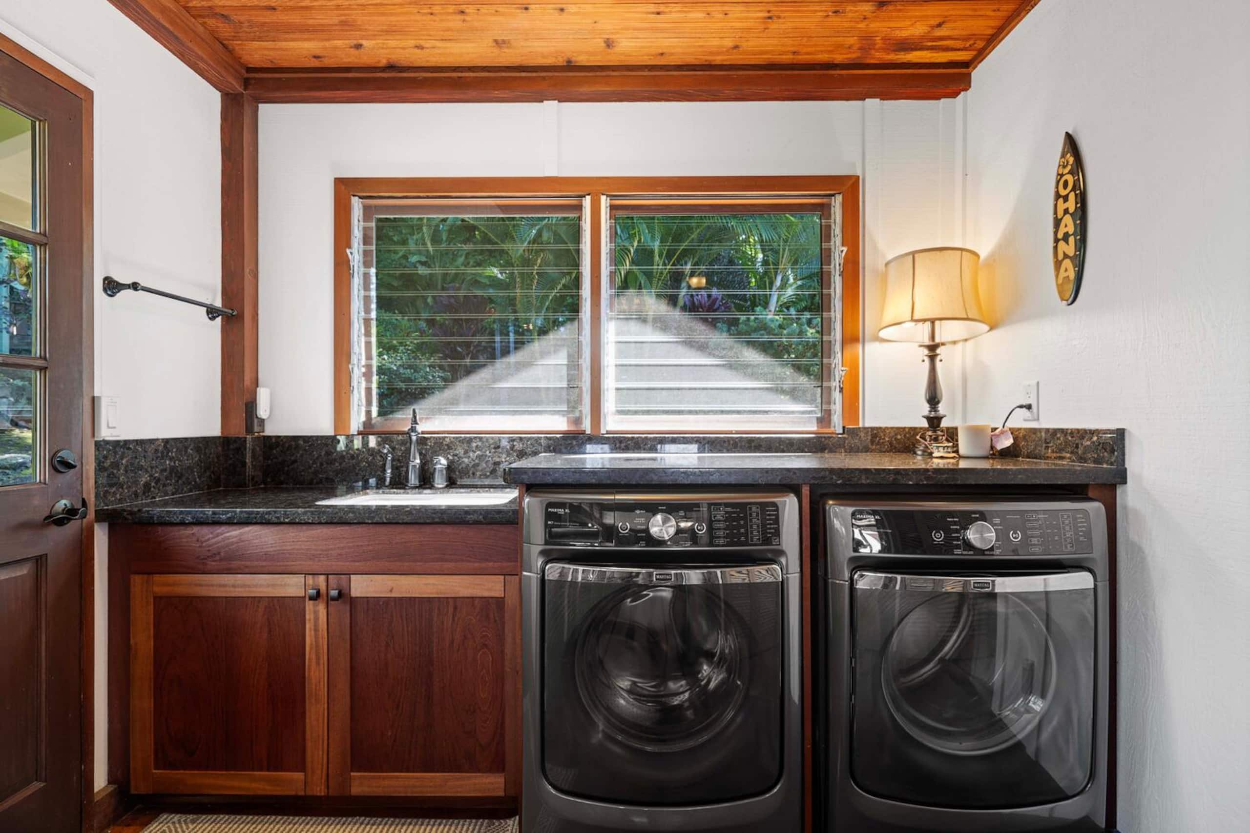 Home in Kailua-Kona · ★4.96 · 4 bedrooms · 5 beds · 3.5 baths - Image 29
