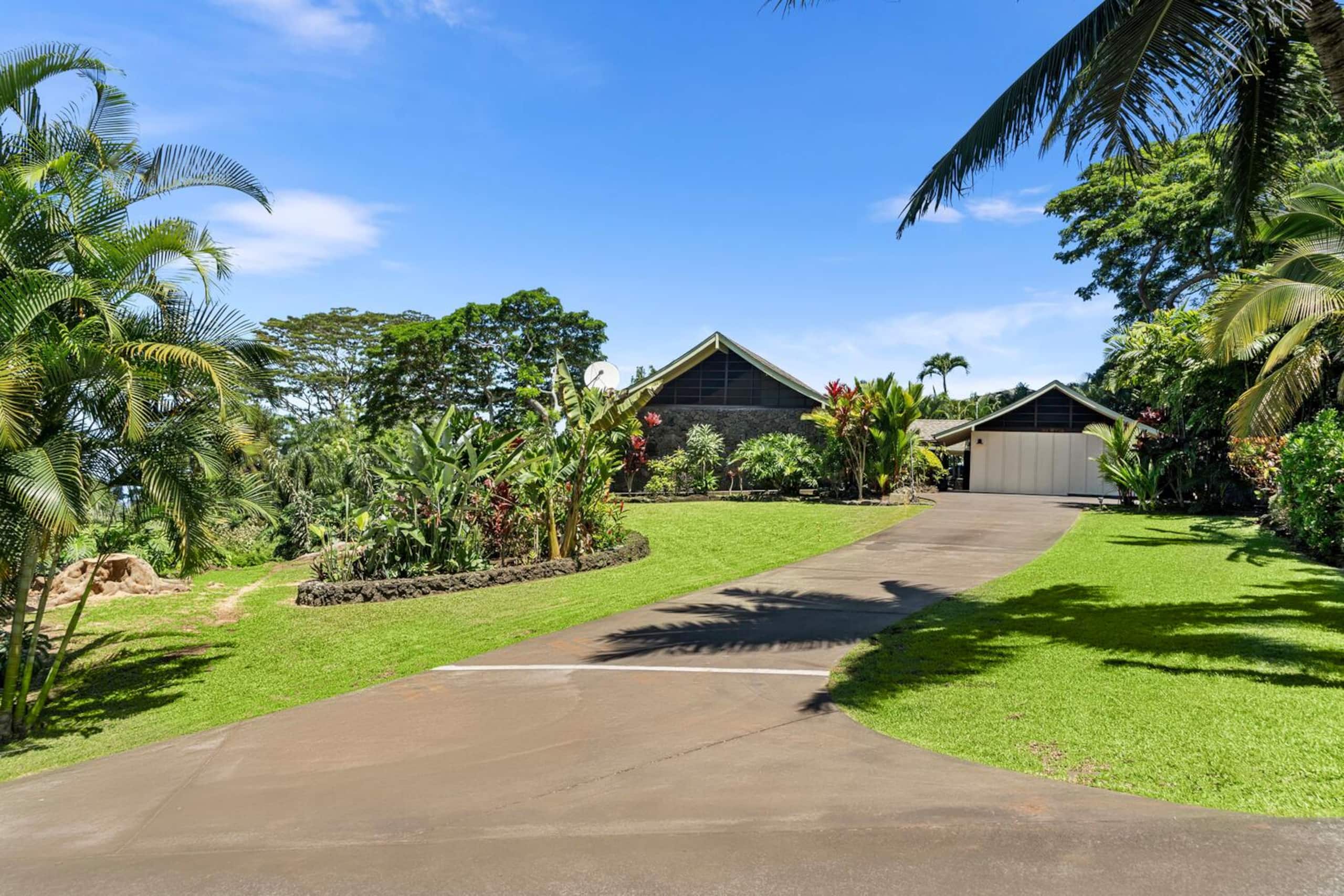 Home in Kailua-Kona · ★4.96 · 4 bedrooms · 5 beds · 3.5 baths - Image 61