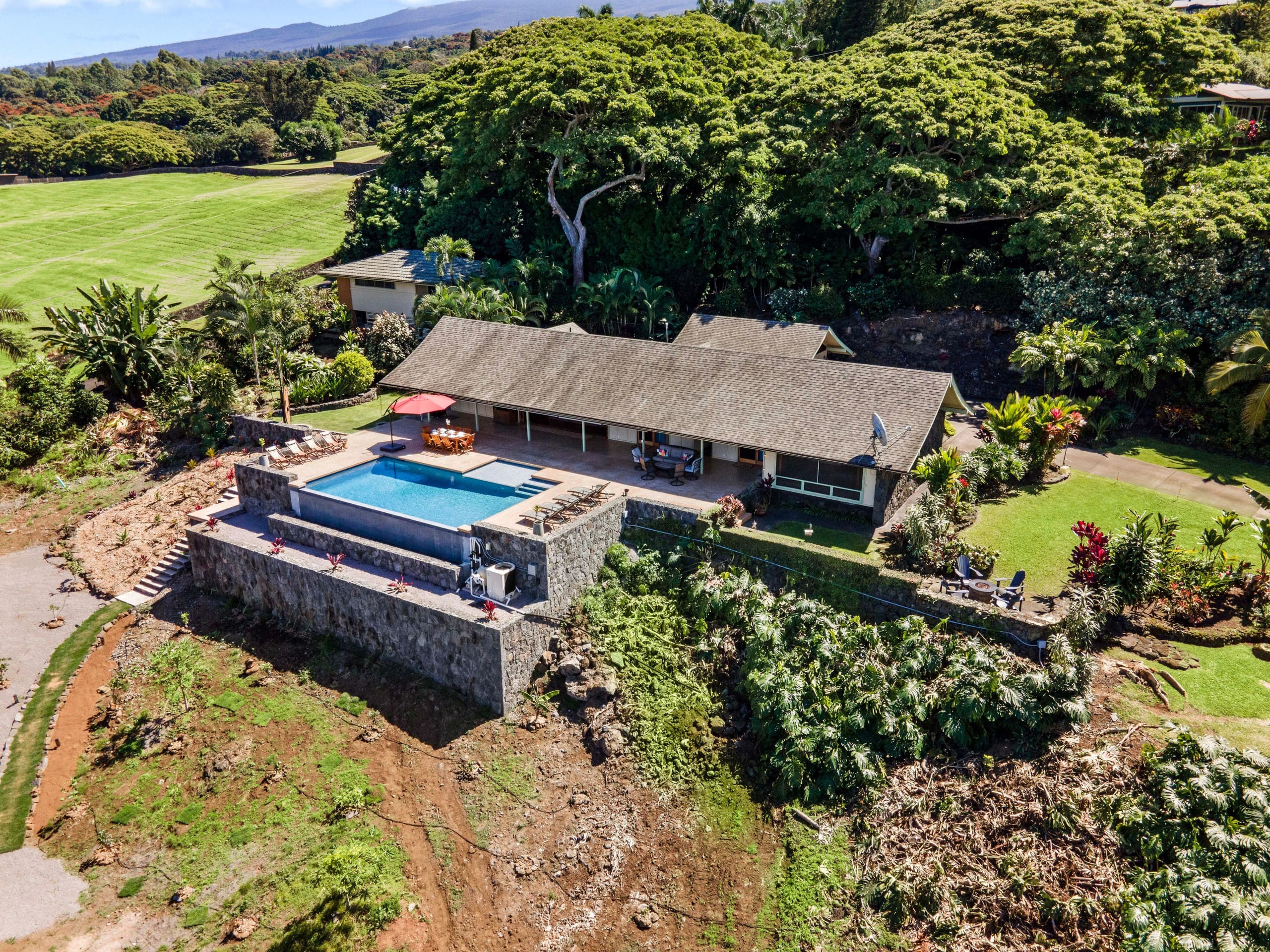 Home in Kailua-Kona · ★4.96 · 4 bedrooms · 5 beds · 3.5 baths - Image 64
