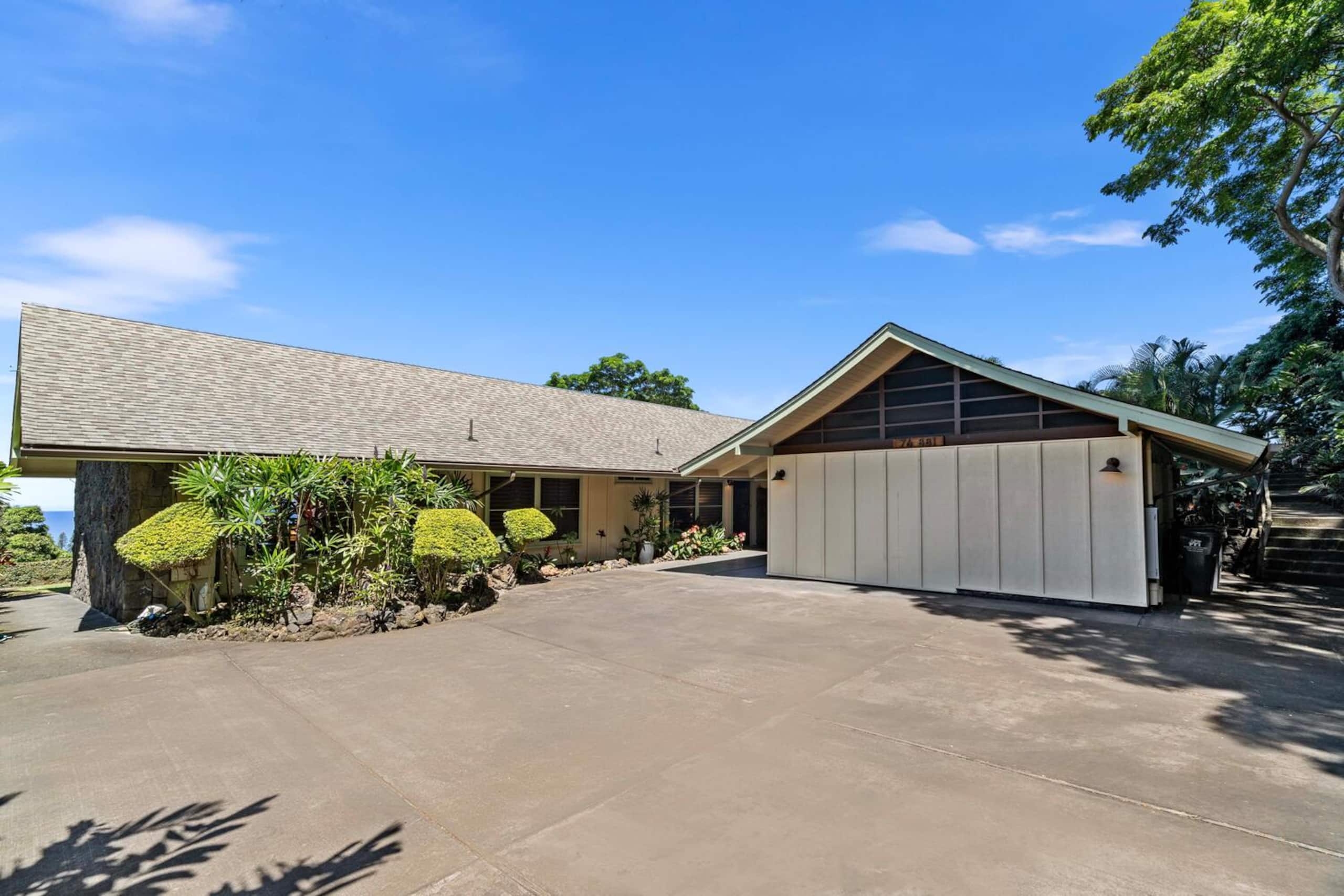 Home in Kailua-Kona · ★4.96 · 4 bedrooms · 5 beds · 3.5 baths - Image 59