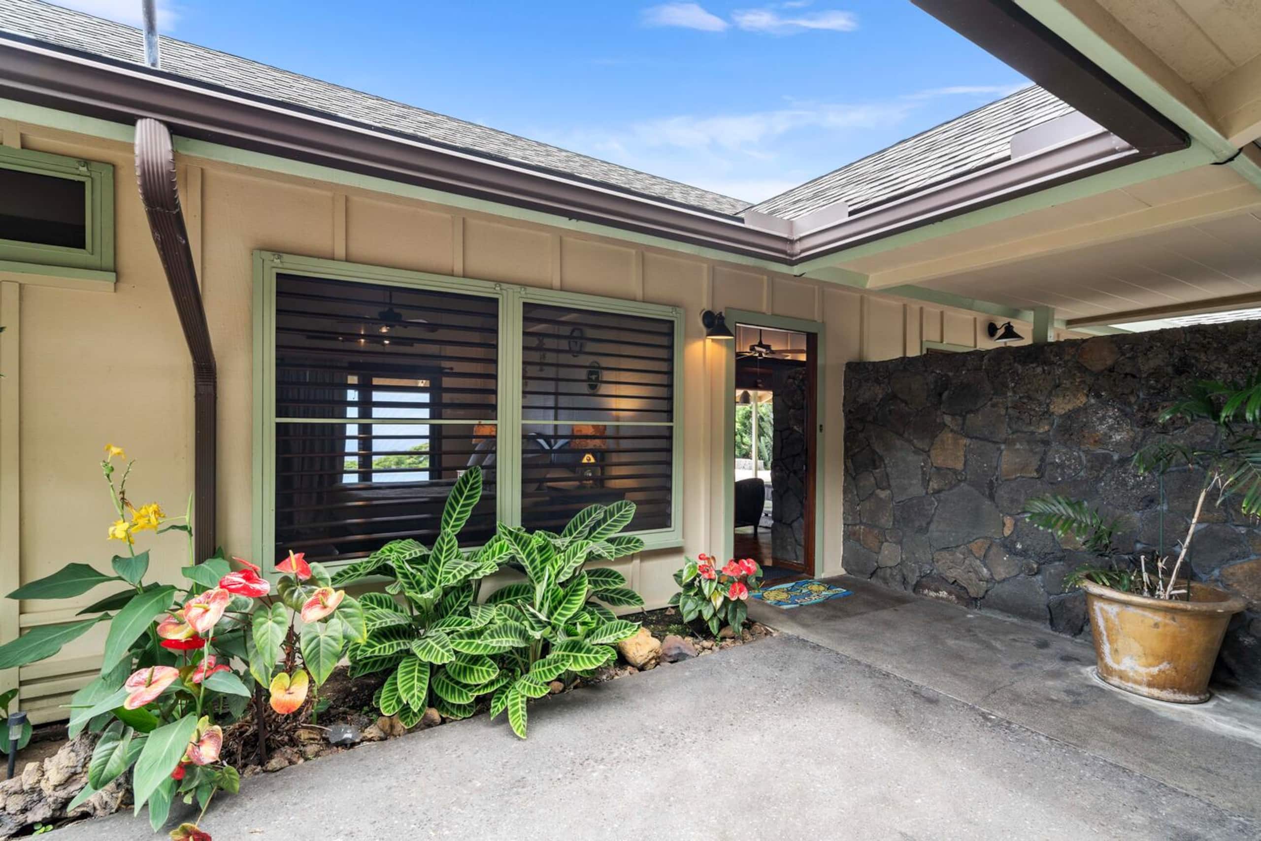 Home in Kailua-Kona · ★4.96 · 4 bedrooms · 5 beds · 3.5 baths - Image 57