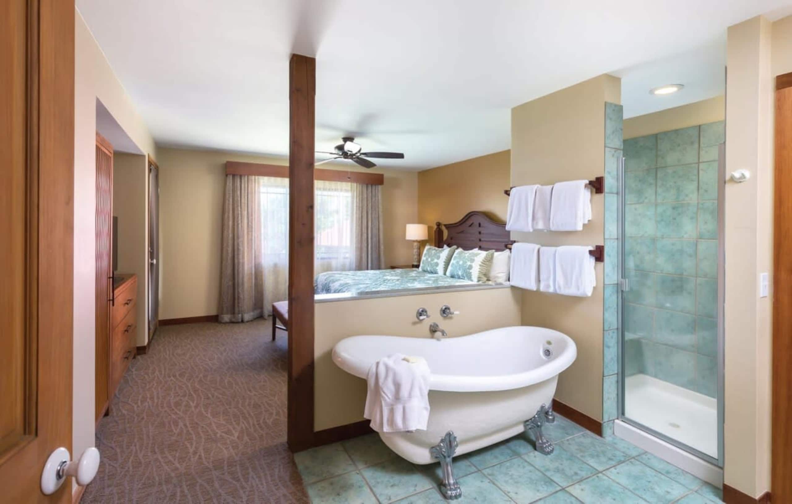 Condo in Kailua-Kona · ★4.89 · 2 bedrooms · 3 beds · 2 private baths - Image 25