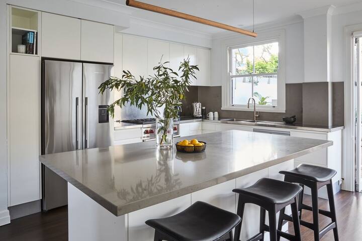 The Darling gallery image 5