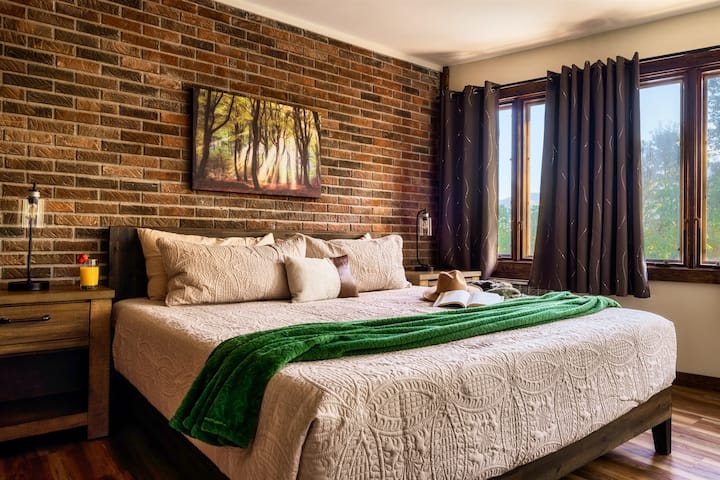 ¡Vistas a la montaña desde aquí también! Este se encuentra abajo y se puede acceder con un par de escaleras desde la entrada inferior.