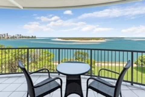 Successful Airbnb property: Large Ocean View 4BR Unit - Wheelchair Accessible in Golden Beach