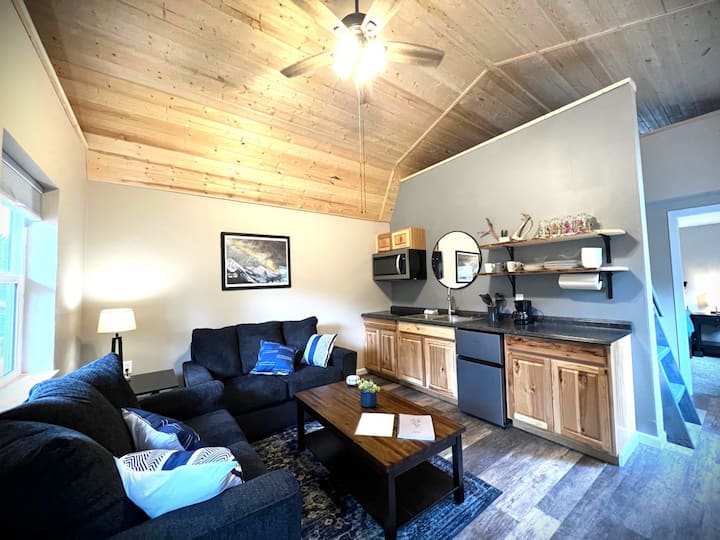 Cozy cabin 1 of 3 Mt. Benson Cabins for Rent in Seward, Alaska