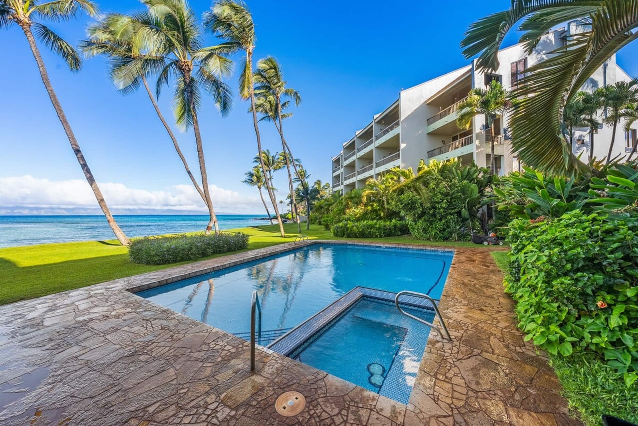 Condo in Lahaina · ★4.64 · 2 bedrooms · 2 beds · 2 baths - Image 30