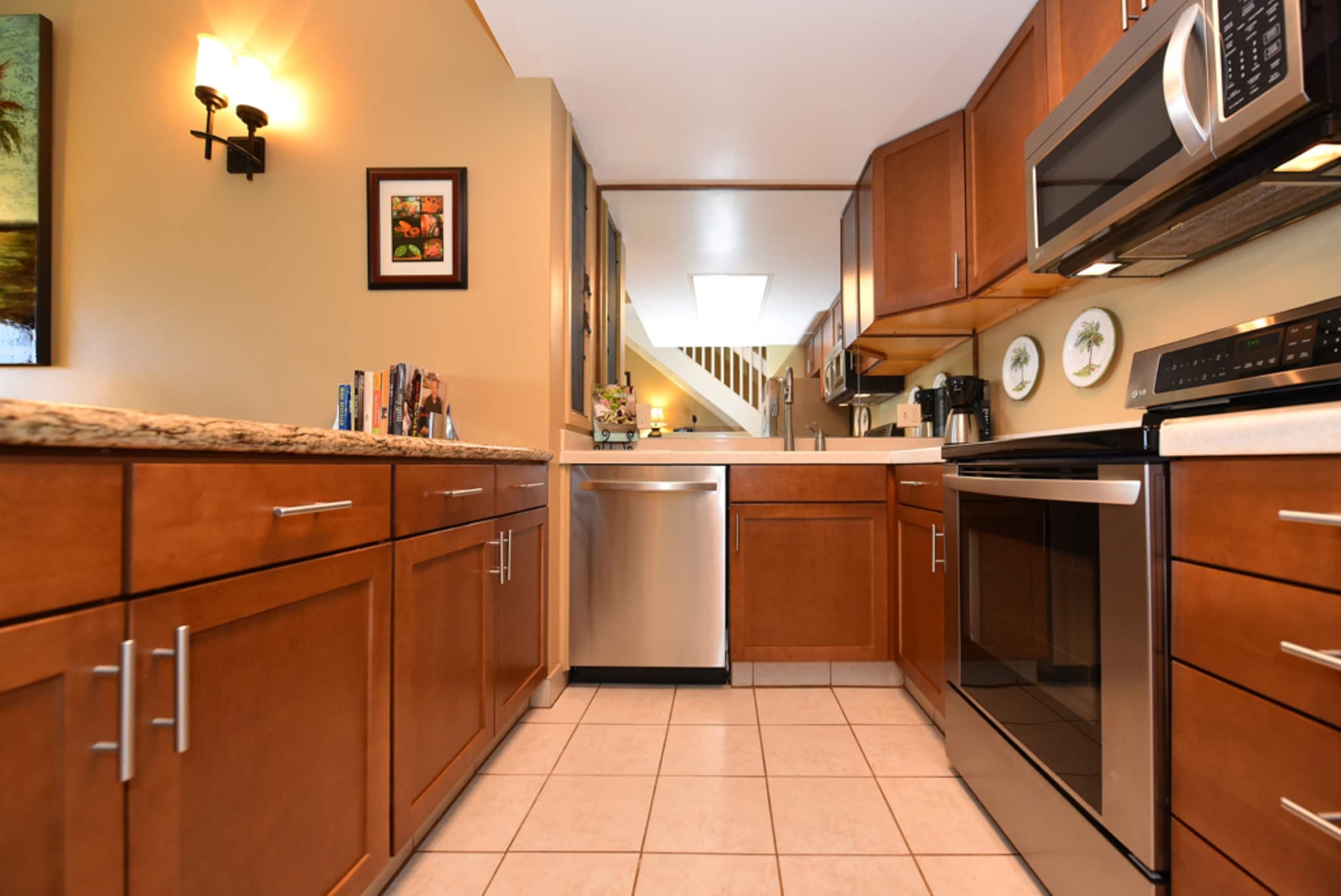 Condo in Lahaina · ★4.64 · 2 bedrooms · 2 beds · 2 baths - Image 4