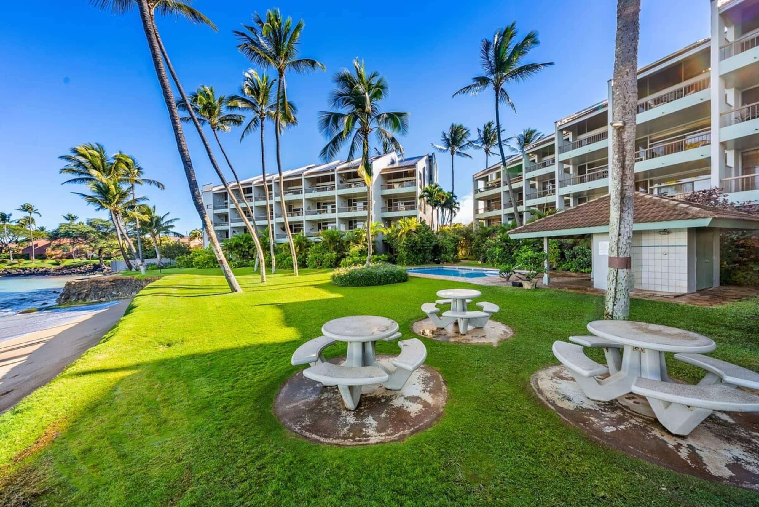 Condo in Lahaina · ★4.64 · 2 bedrooms · 2 beds · 2 baths - Image 17