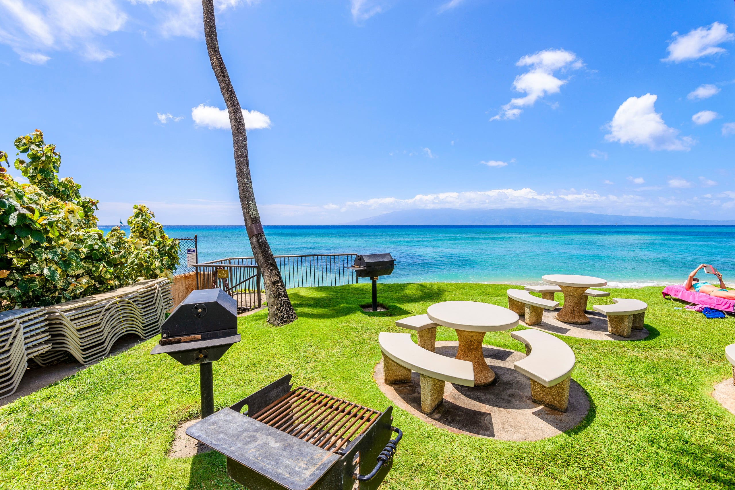 Condo in Lahaina · ★4.64 · 2 bedrooms · 2 beds · 2 baths - Image 15