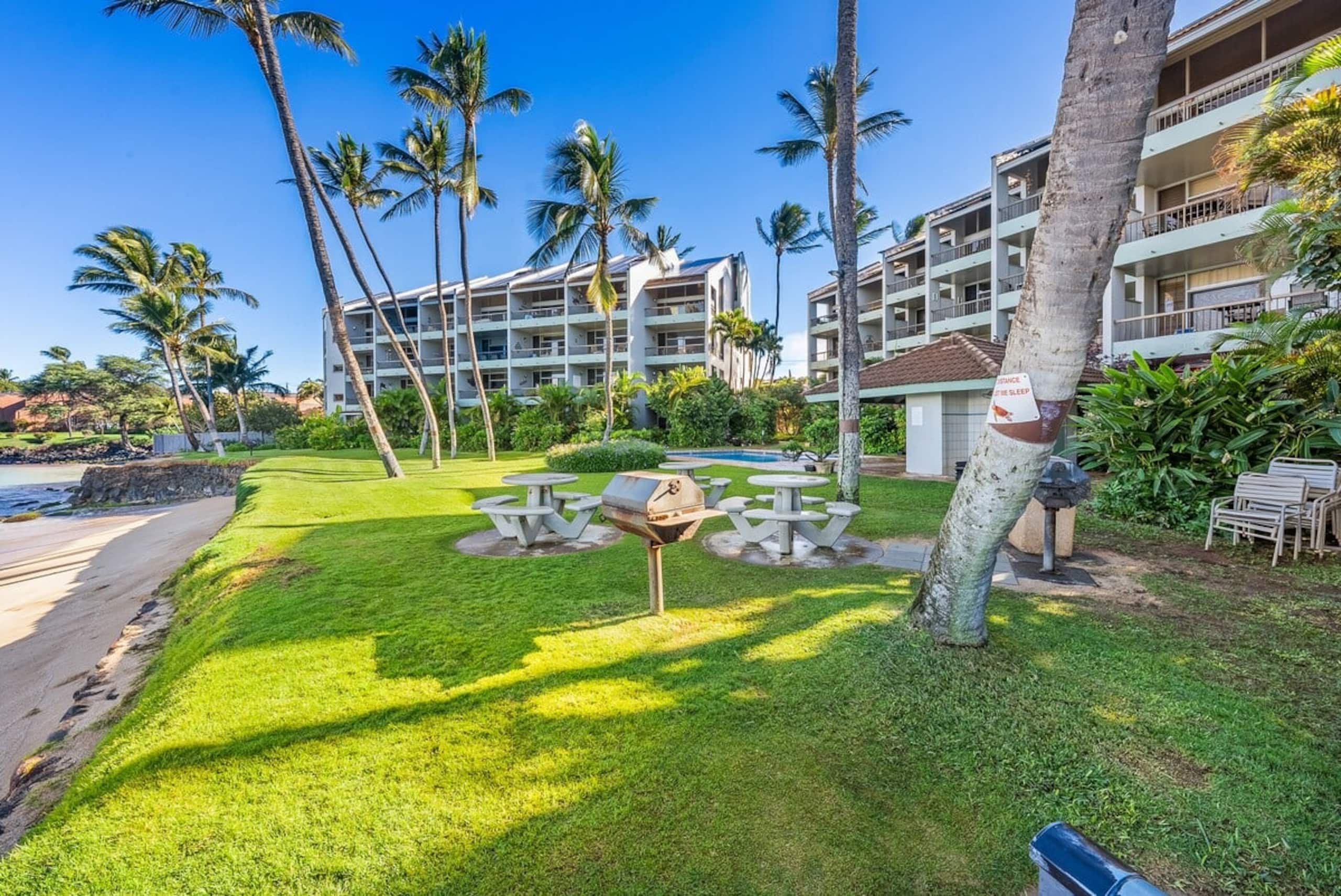 Condo in Lahaina · ★4.64 · 2 bedrooms · 2 beds · 2 baths - Image 16