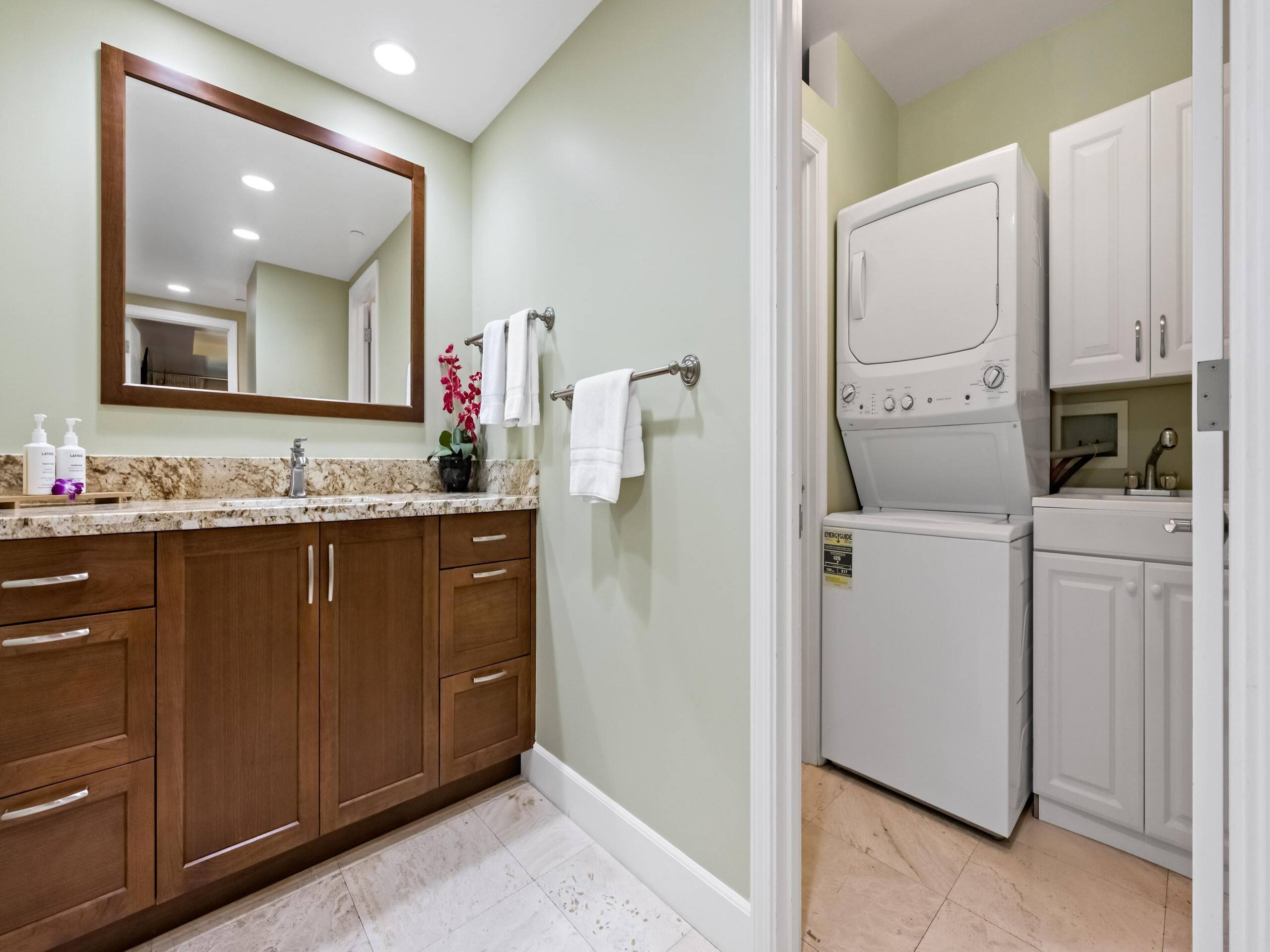 Condo in Lahaina · ★5.0 · 2 bedrooms · 3 beds · 2 baths - Image 12