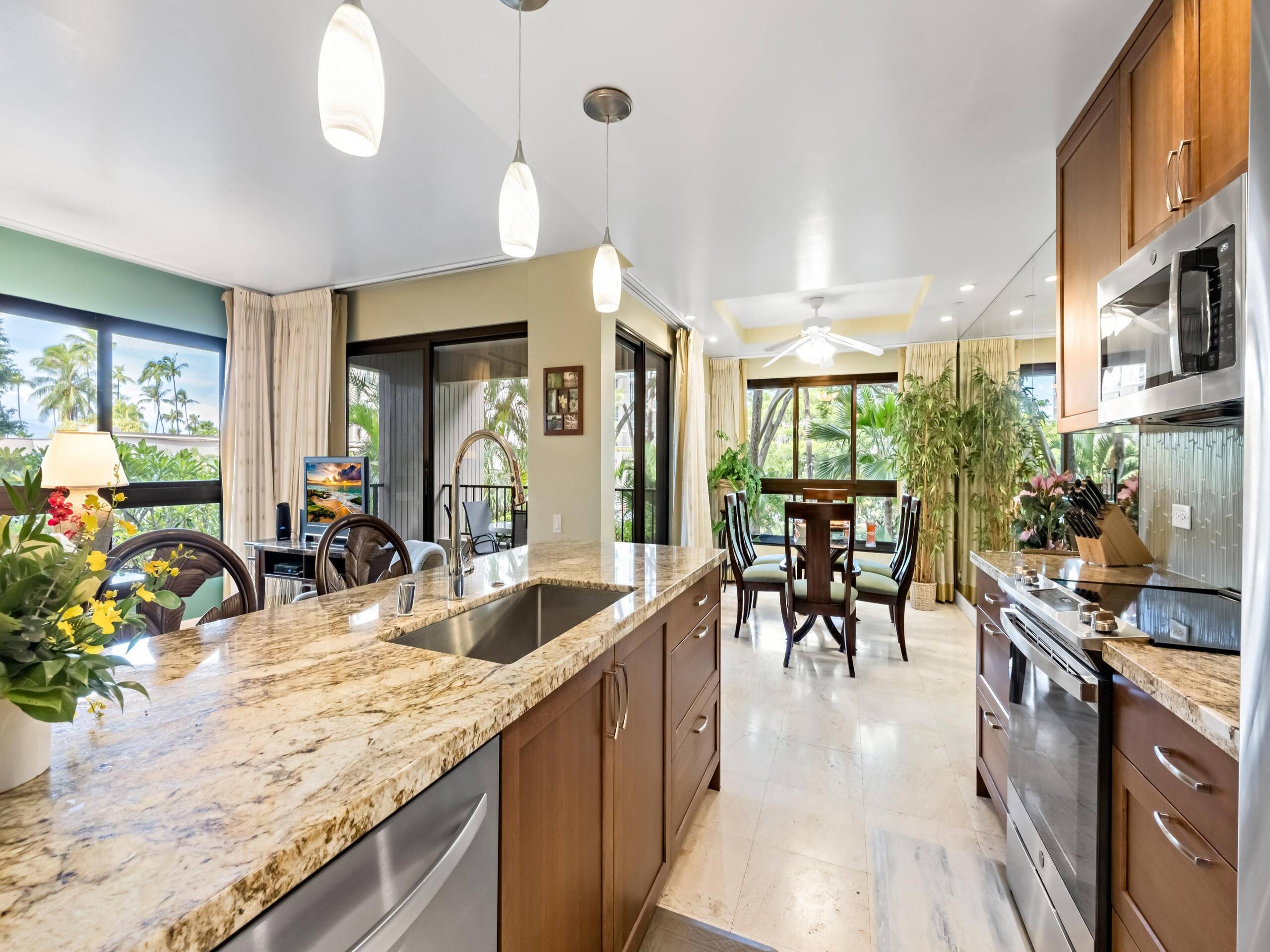 Condo in Lahaina · ★5.0 · 2 bedrooms · 3 beds · 2 baths - Image 8