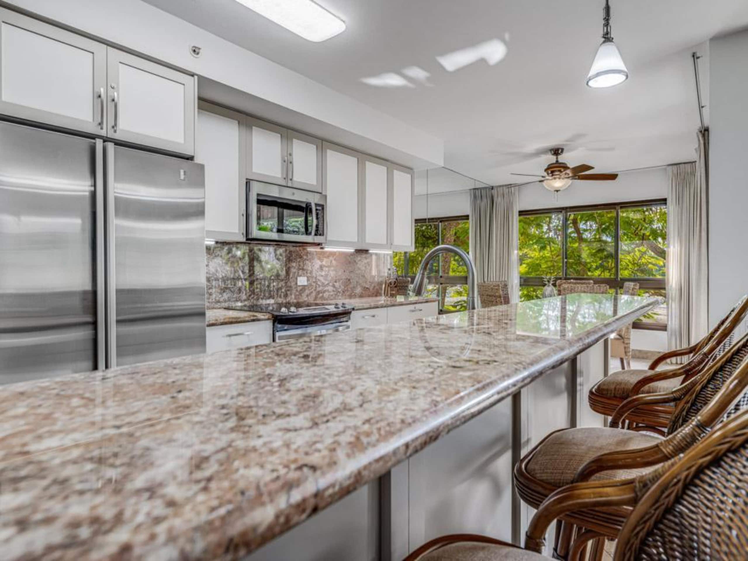 Condo in Lahaina · ★5.0 · 2 bedrooms · 3 beds · 2 baths - Image 15