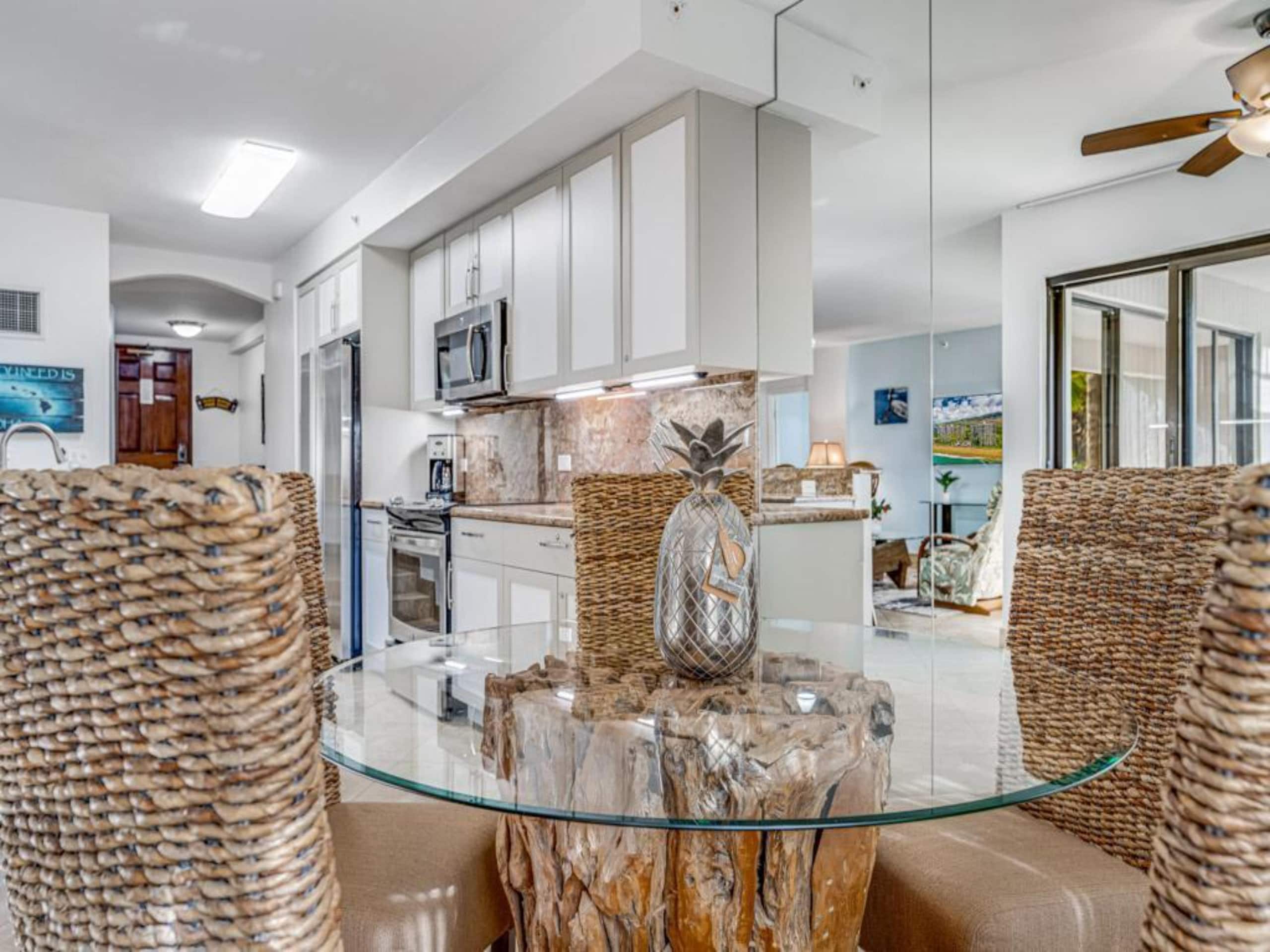 Condo in Lahaina · ★5.0 · 2 bedrooms · 3 beds · 2 baths - Image 10