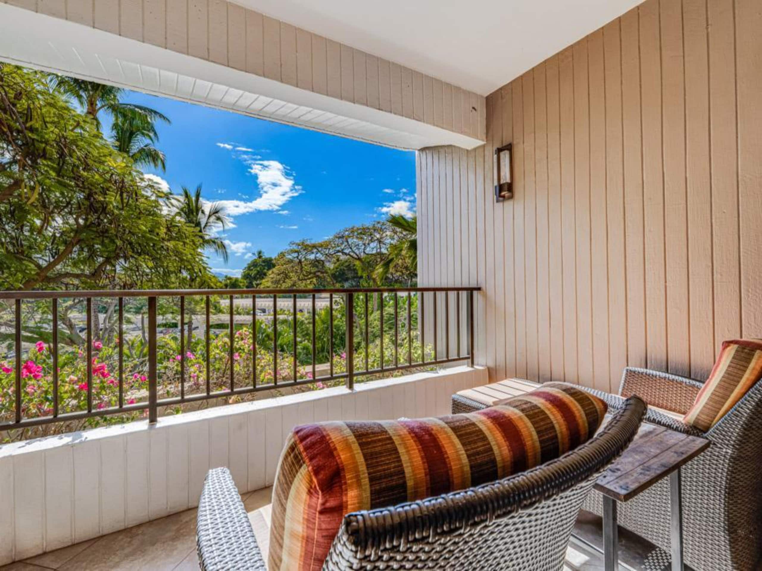 Condo in Lahaina · ★5.0 · 2 bedrooms · 3 beds · 2 baths - Image 18