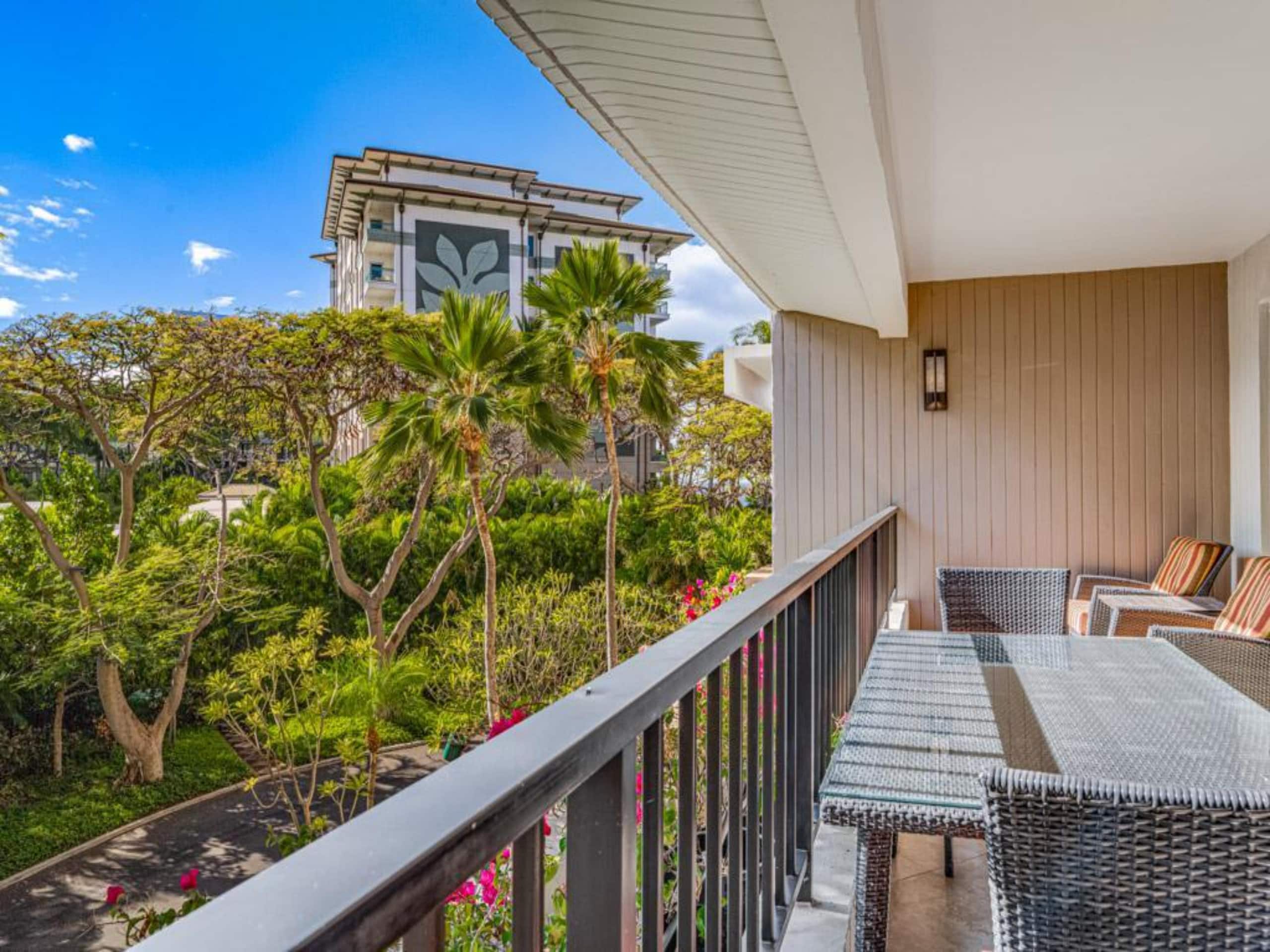 Condo in Lahaina · ★5.0 · 2 bedrooms · 3 beds · 2 baths - Image 16
