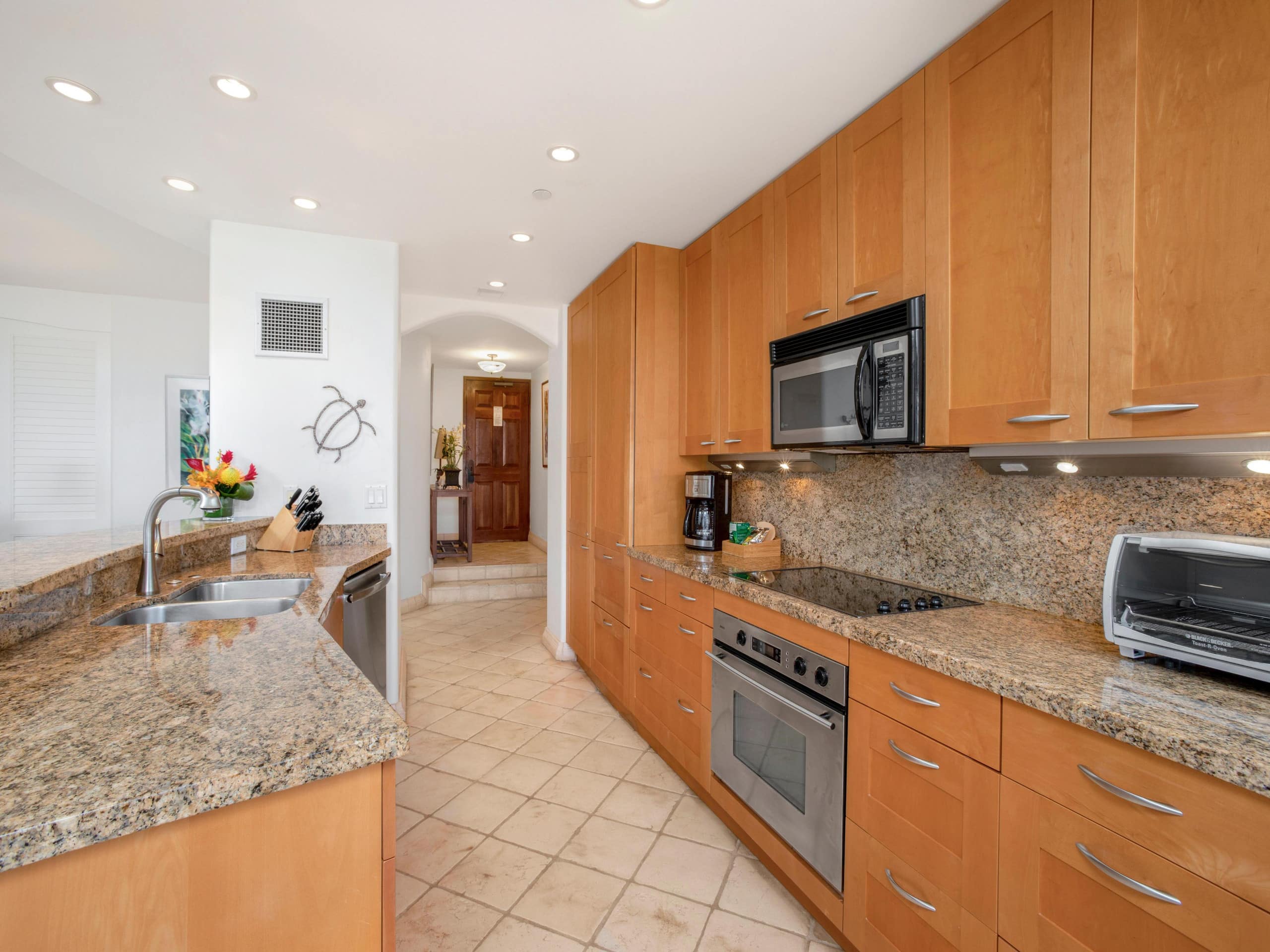 Condo in Lahaina · ★5.0 · 2 bedrooms · 3 beds · 2 baths - Image 7