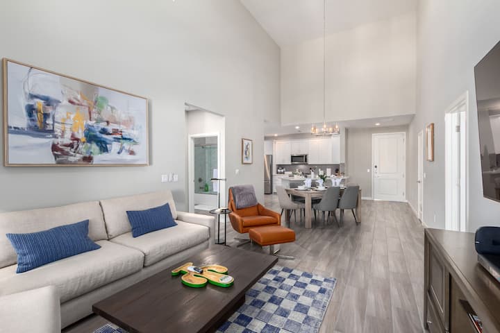 Spacious Penthouse With Luxe Resort Amenities - Chandler, AZ