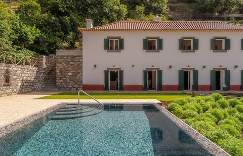 Solar dos Reis 6 by An Island Apart