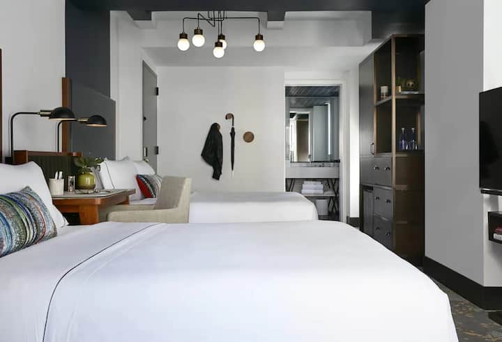 Comfortable 2 Queen size beds