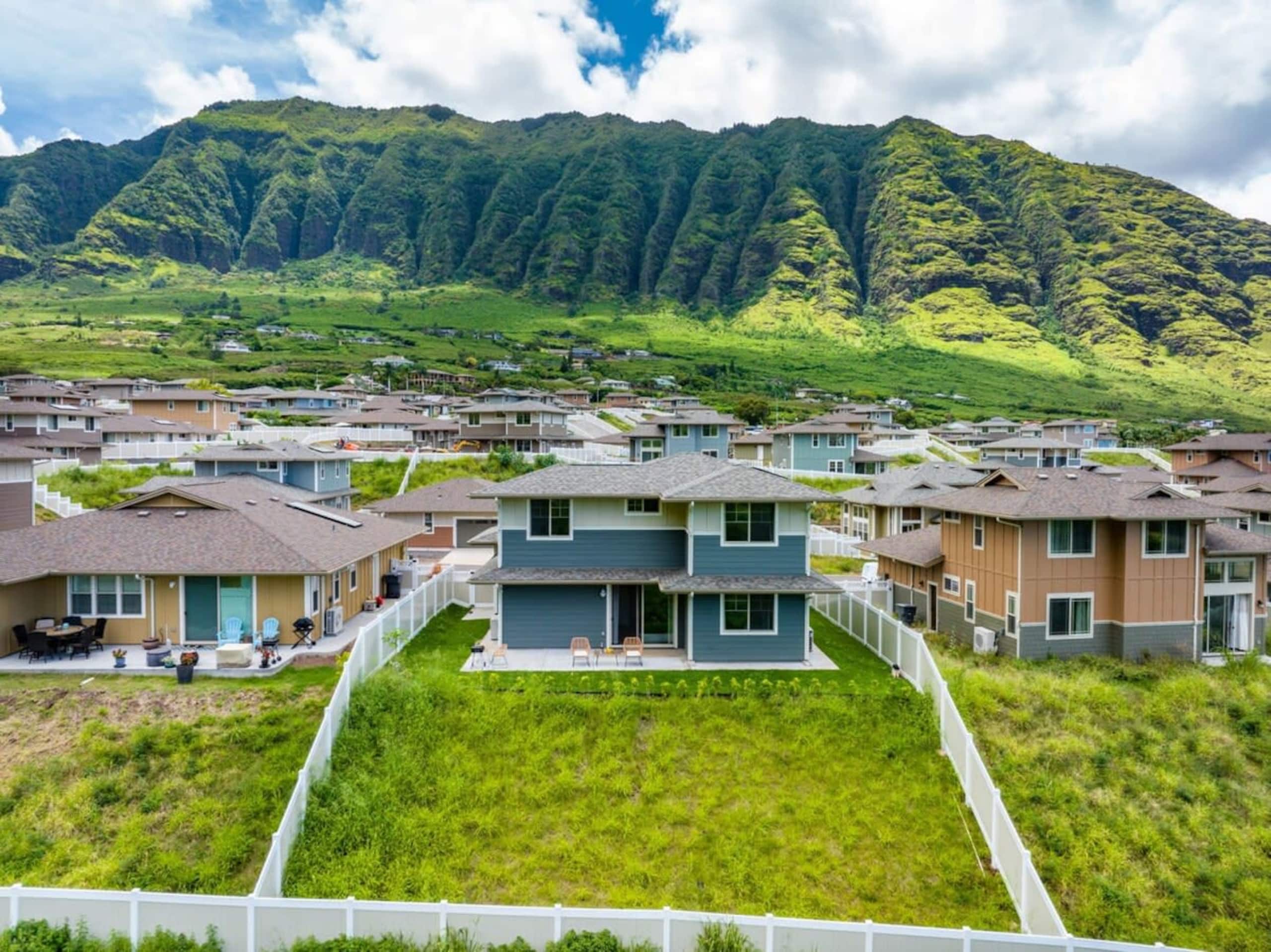 Home in Waianae · ★4.95 · 4 bedrooms · 6 beds · 3.5 private baths - Image 74