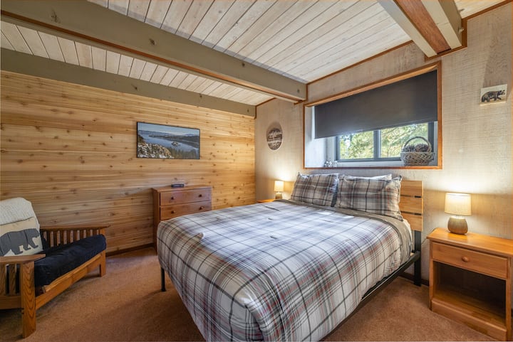 Bračni krevet (širine 180 - 200 cm) na katu