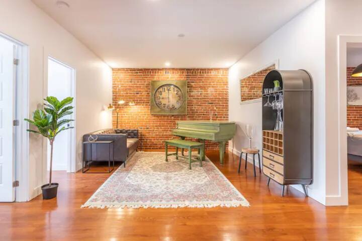 The Ultimate Plateau Retreat – 10BR Sleeps 24 gallery image 3