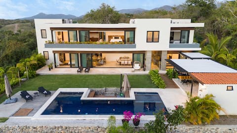 Luxury 7 BR Villa Oceanview W/ Chef & Pool!