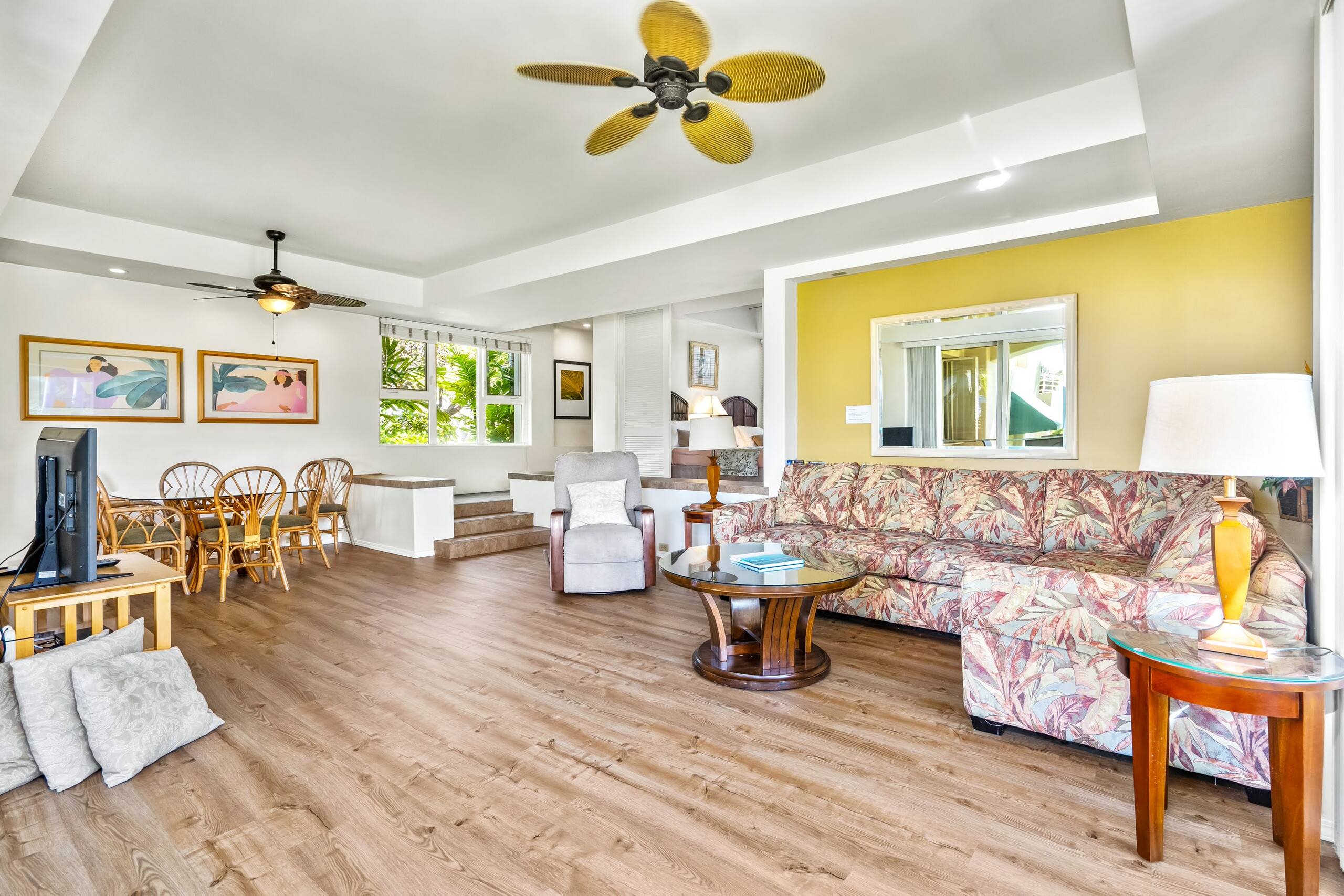 Condo in Kihei · ★4.33 · 2 bedrooms · 4 beds · 2 private baths - Image 2