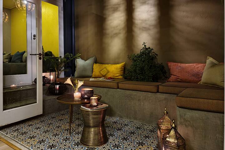 Bo-Kaap Elegance |Historic Luxury & Mountain Views gallery image 3