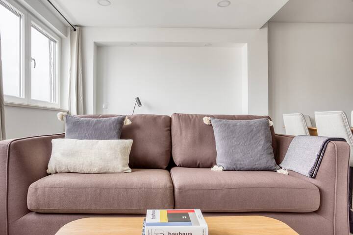 Blueground | Avenidas Novas, fully furnished gallery image 2