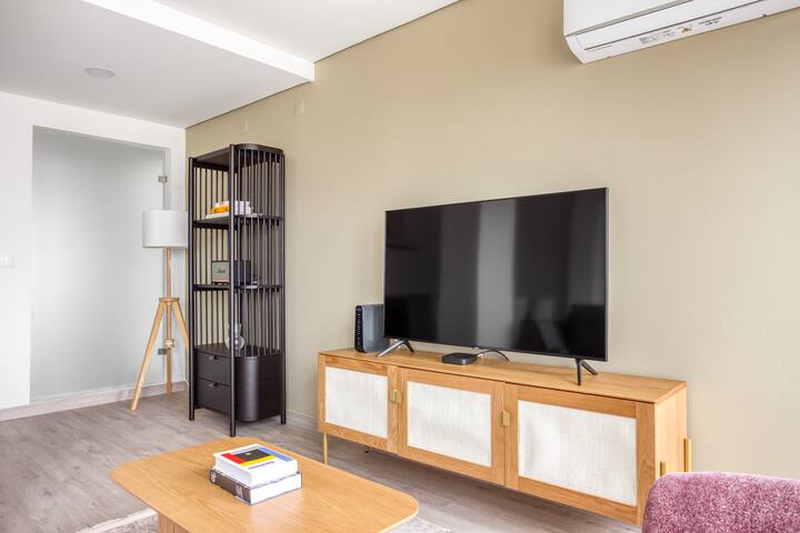 Blueground | Avenidas Novas, fully furnished gallery image 3