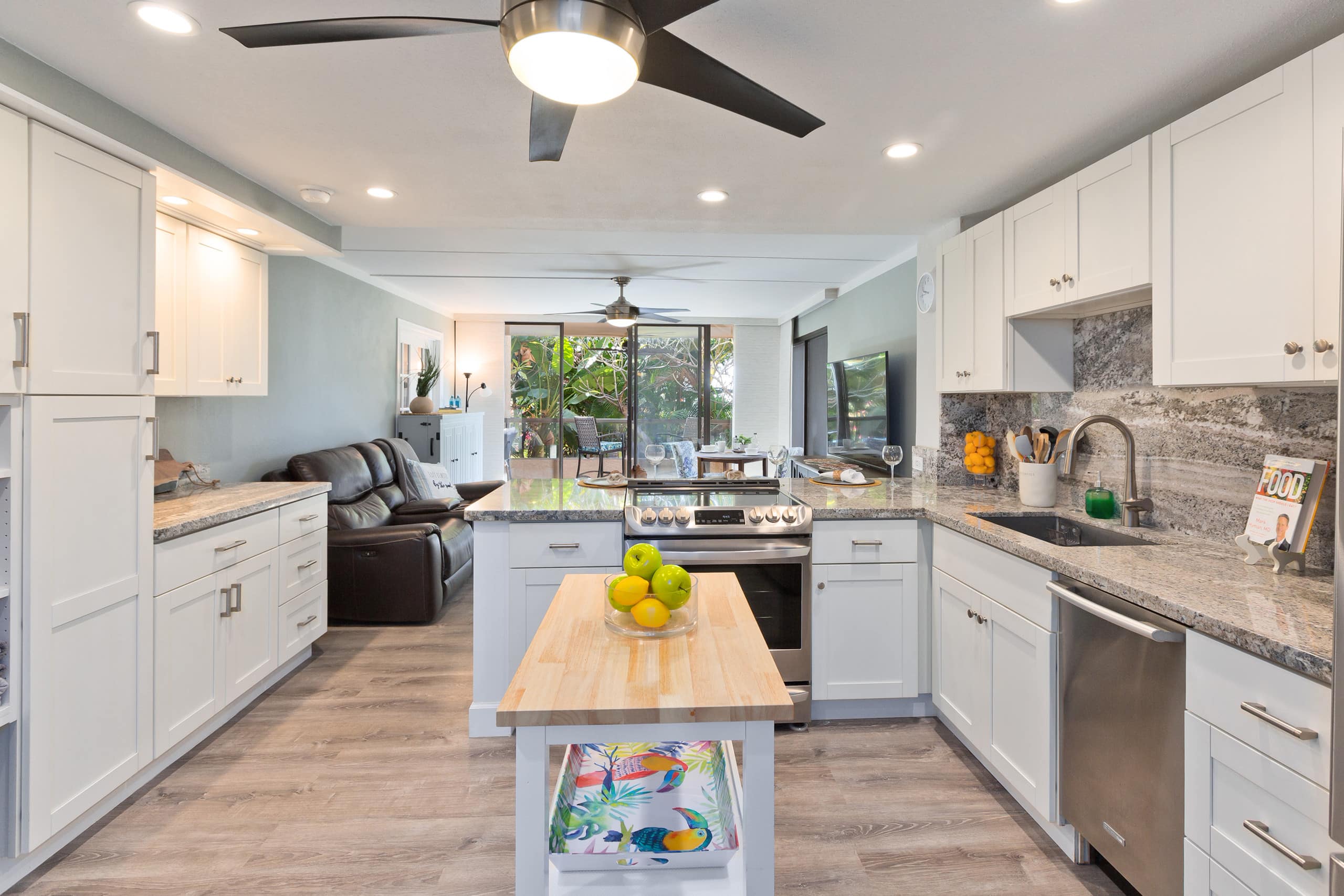 Condo in Kailua-Kona · ★4.92 · 1 bedroom · 1 bed · 2 shared baths - Image 11