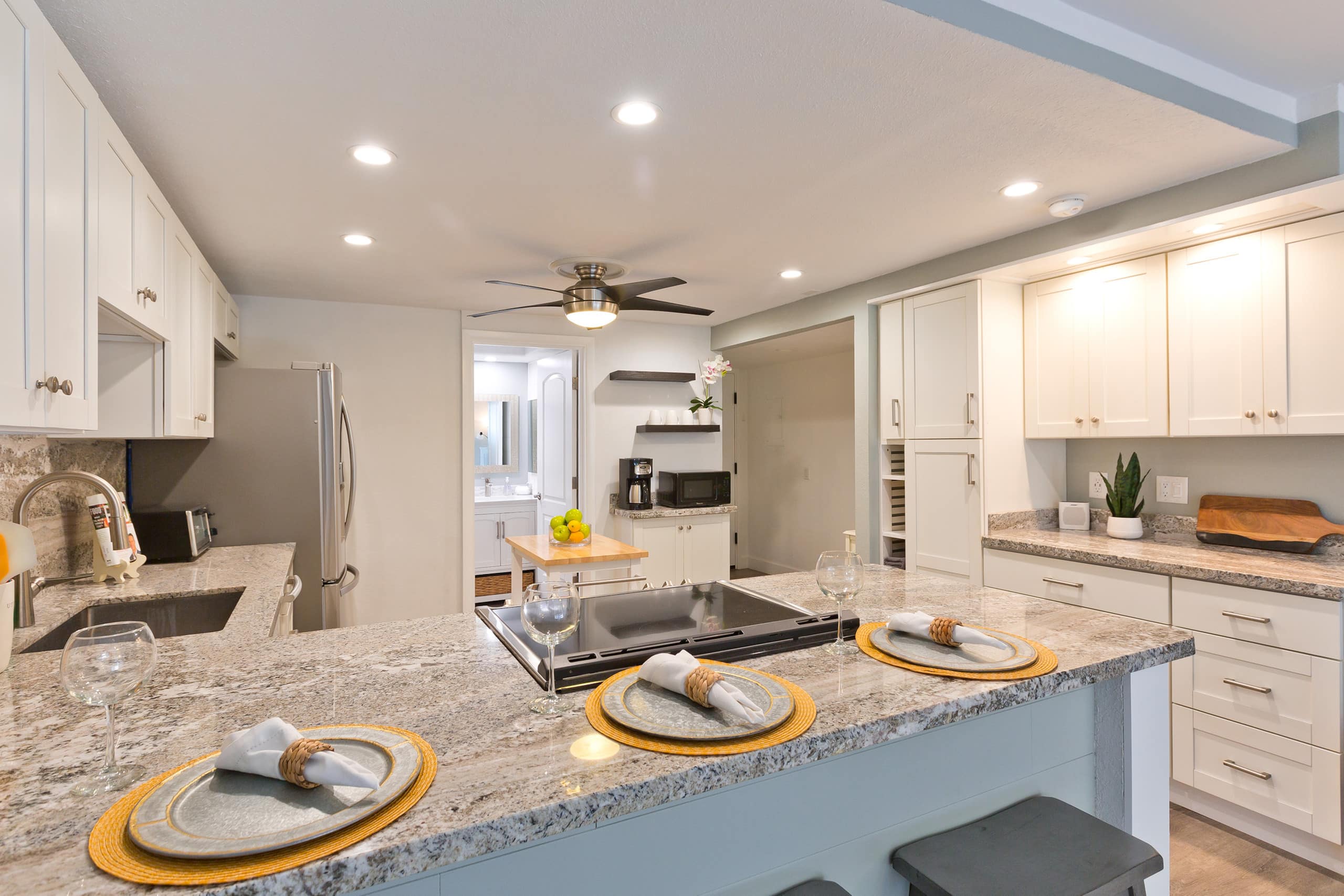 Condo in Kailua-Kona · ★4.92 · 1 bedroom · 1 bed · 2 shared baths - Image 9