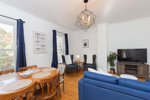 Chic Downtown Dartmouth 2-Bedroom Flat