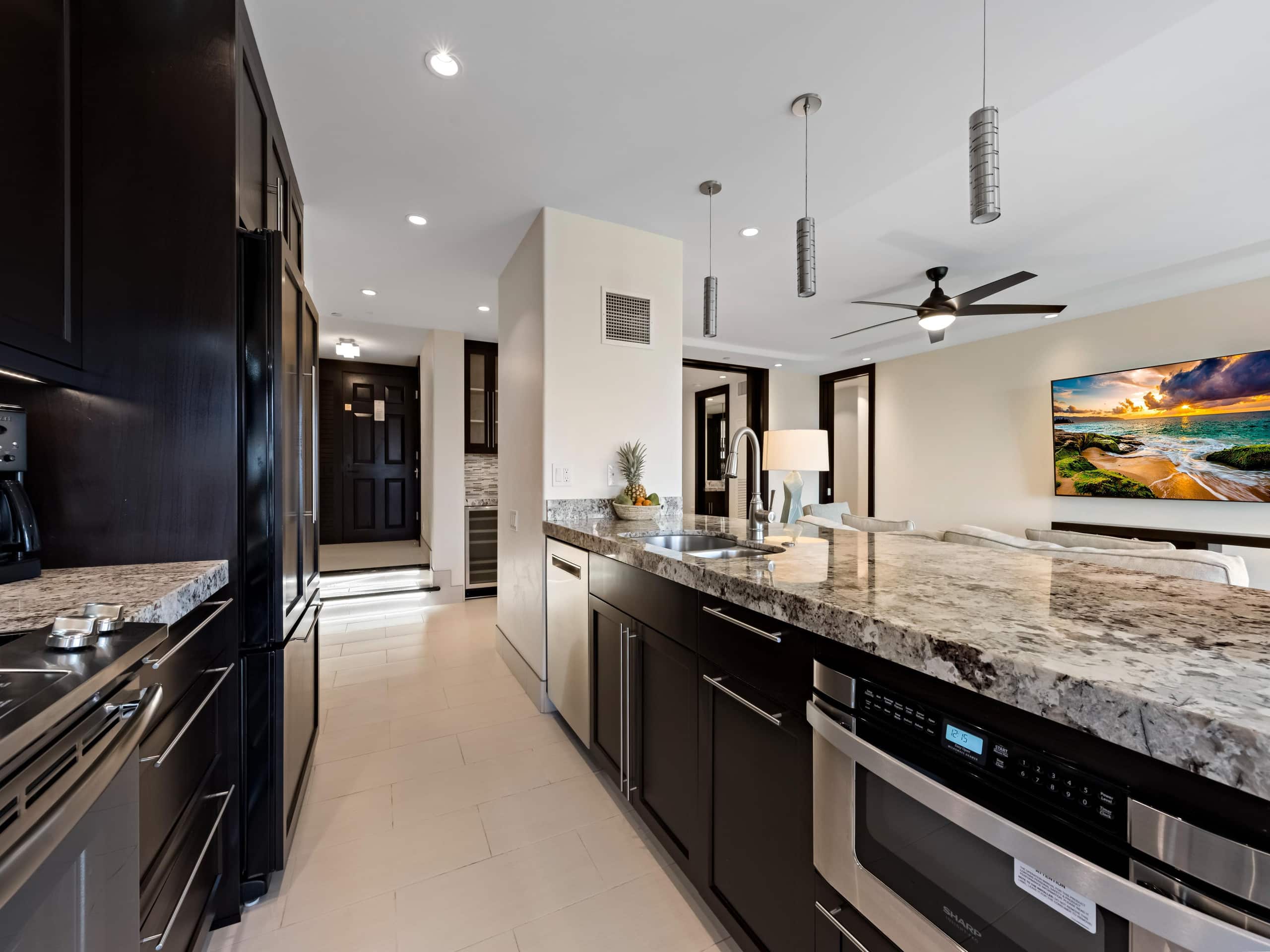 Condo in Lahaina · ★4.75 · 3 bedrooms · 4 beds · 2 baths - Image 10